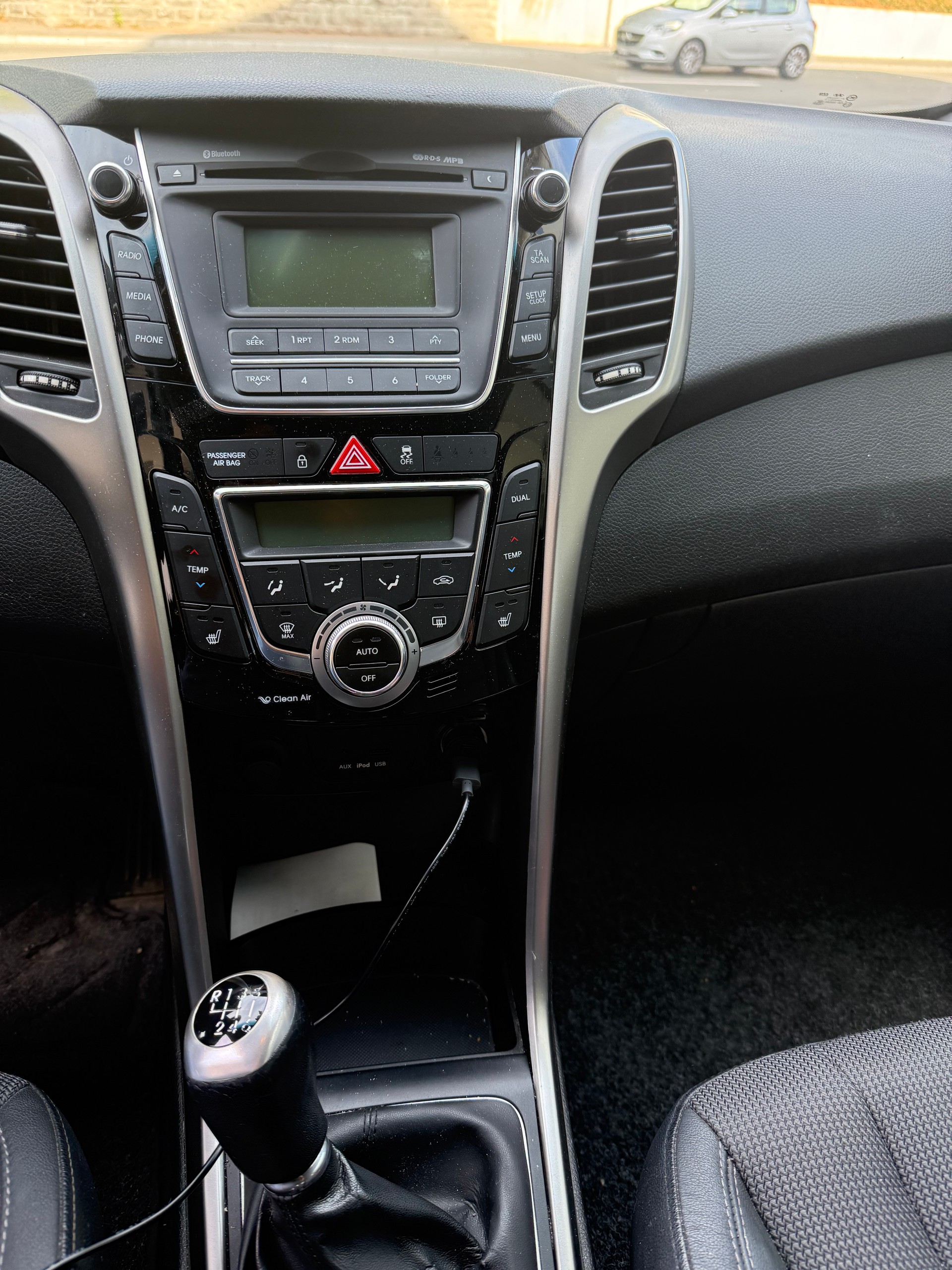 HYUNDAI i30 1.6 GDI Style-image-11