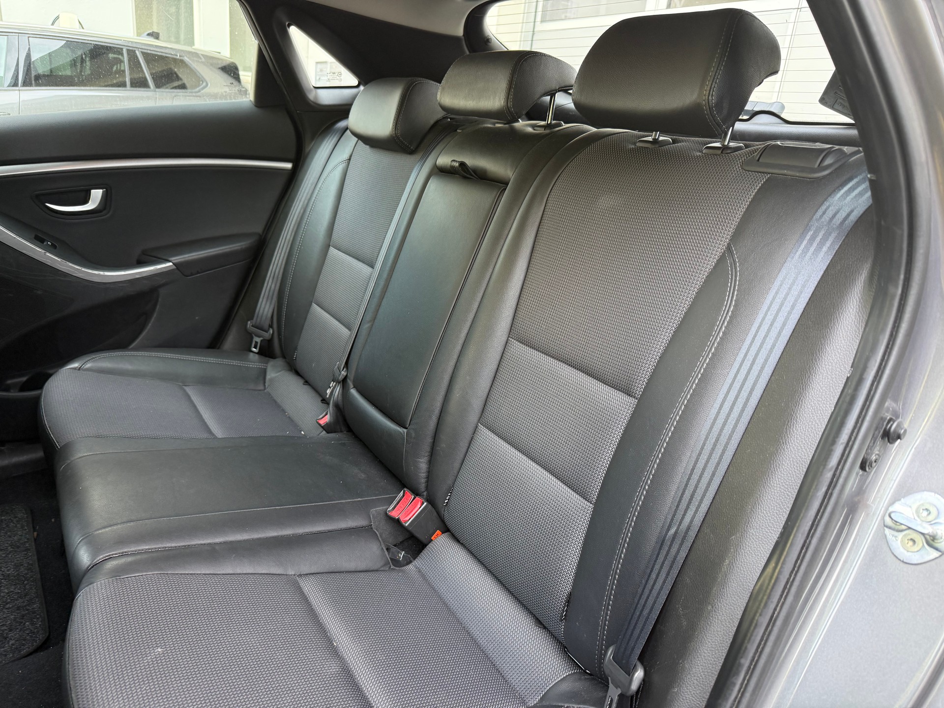HYUNDAI i30 1.6 GDI Style-image-8