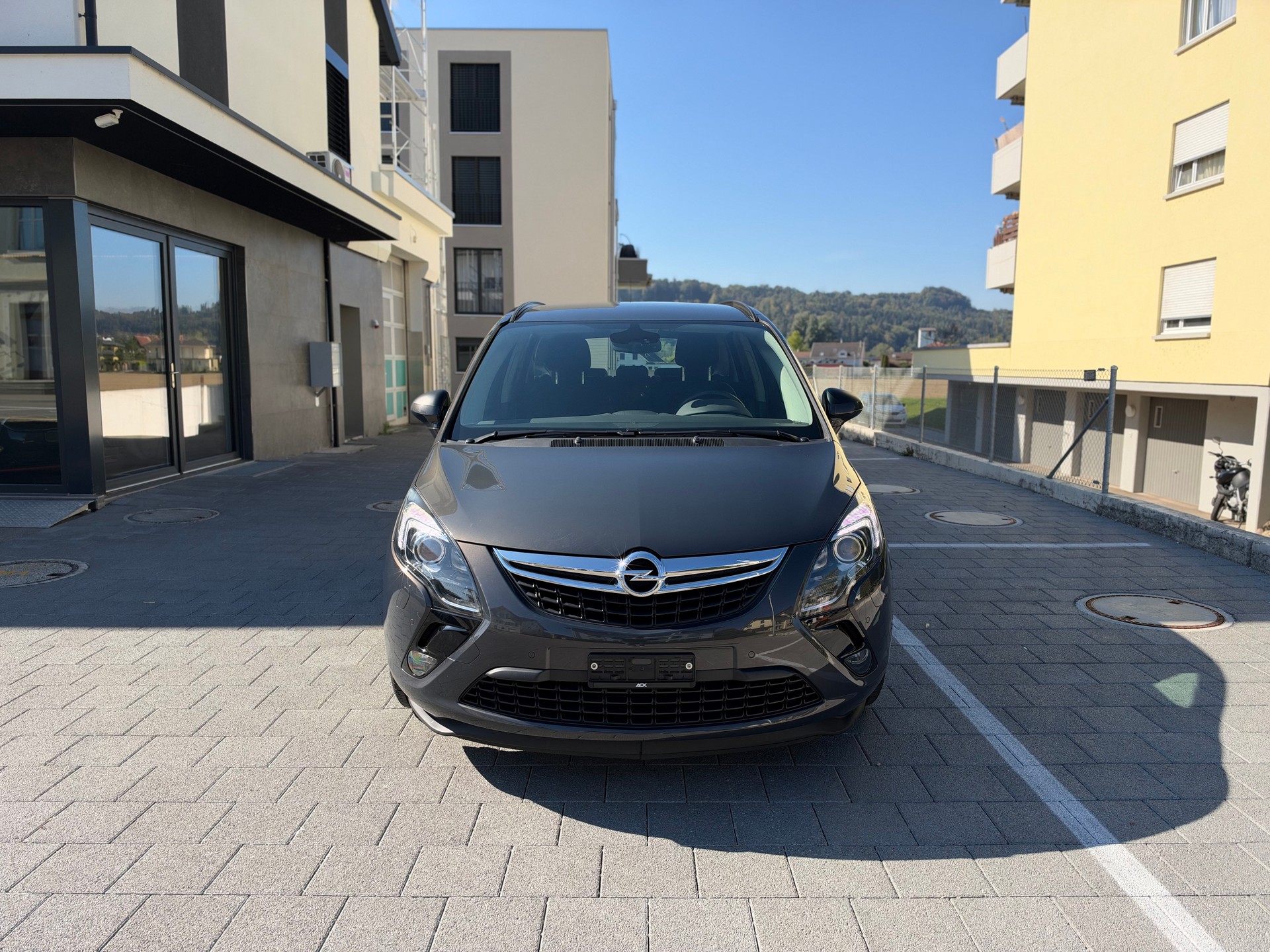 OPEL Zafira Tourer 1.6i 16V Turbo Active Edition-image-6