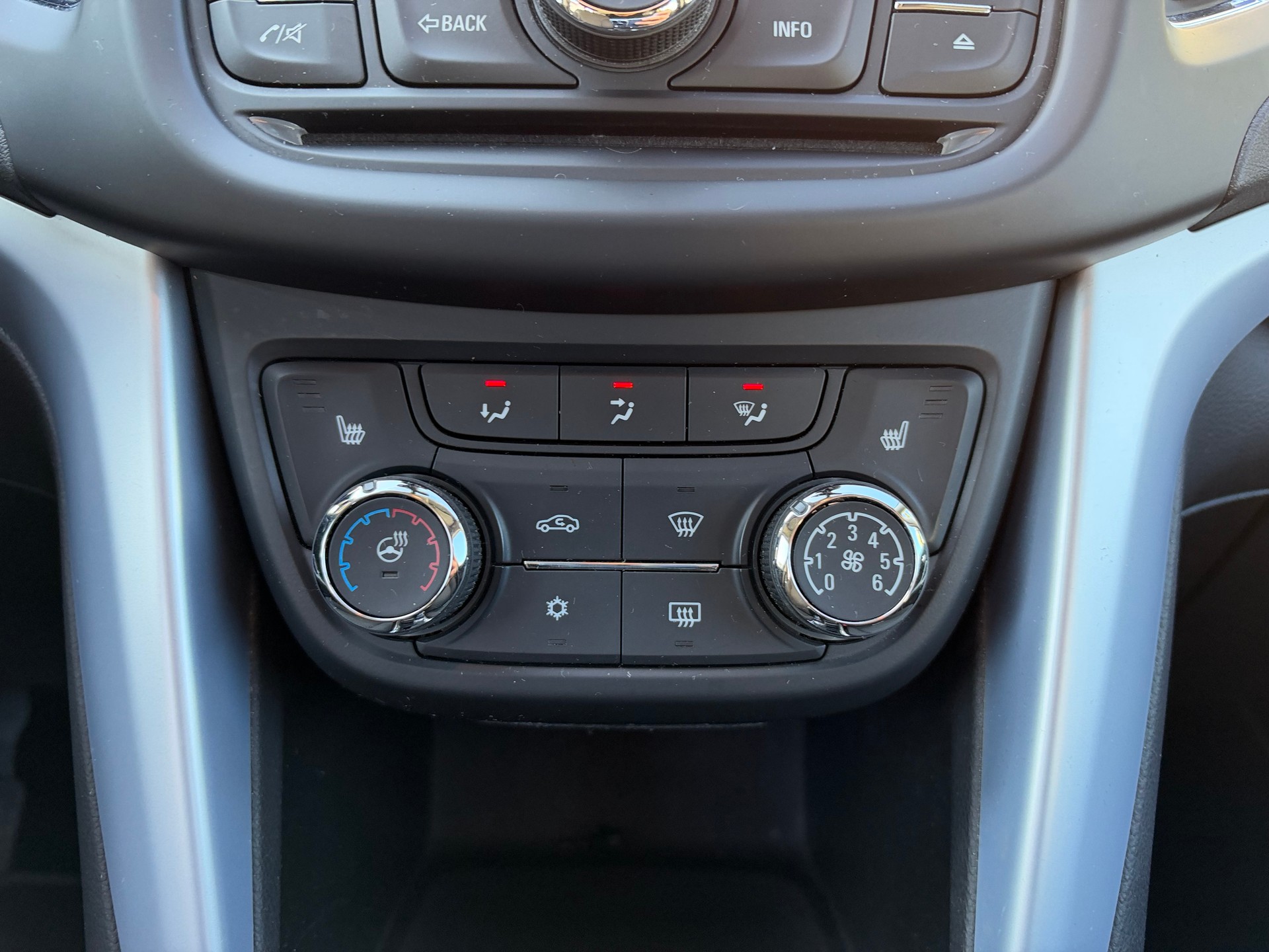OPEL Zafira Tourer 1.6i 16V Turbo Active Edition-image-14