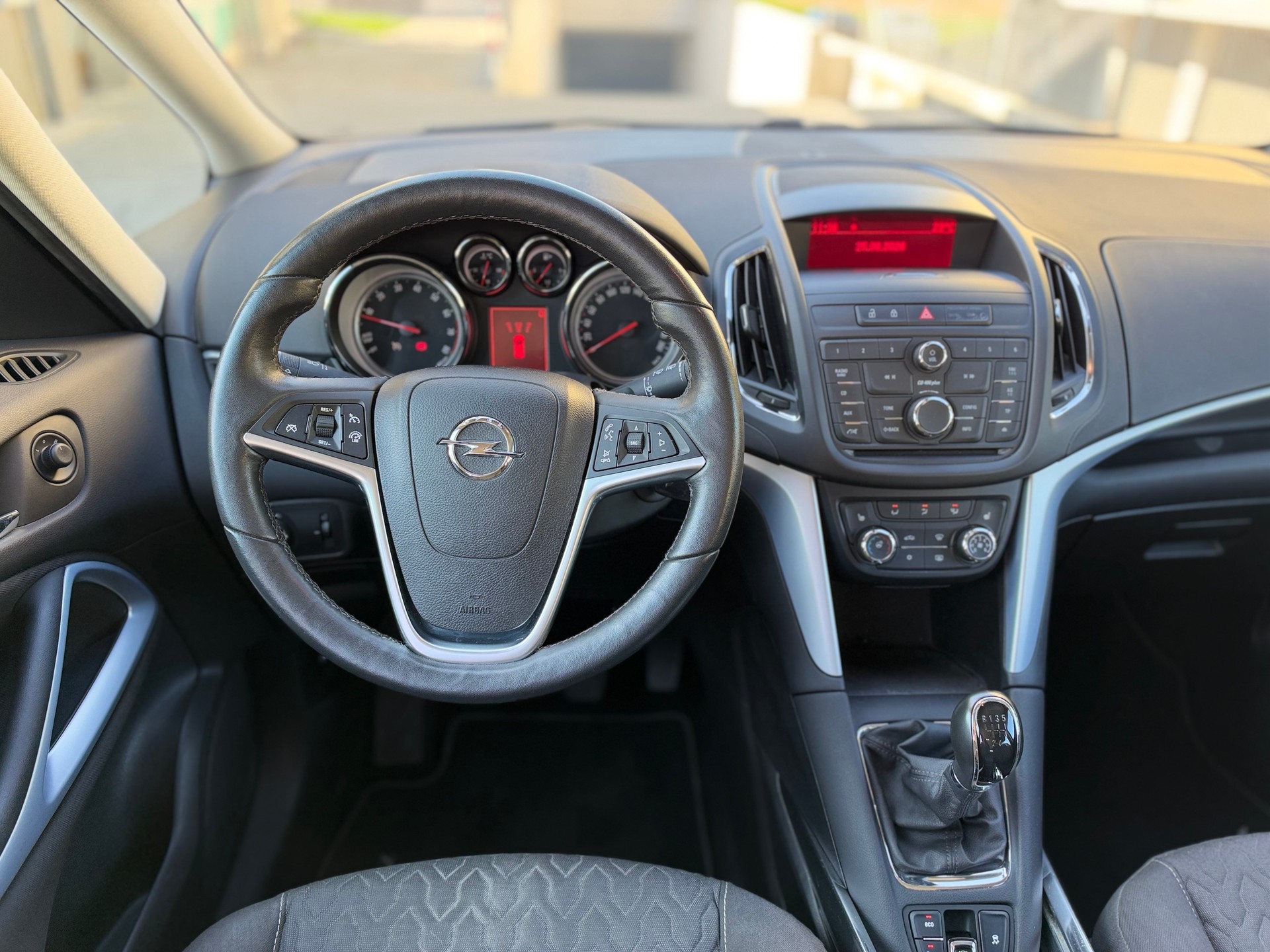 OPEL Zafira Tourer 1.6i 16V Turbo Active Edition-image-11