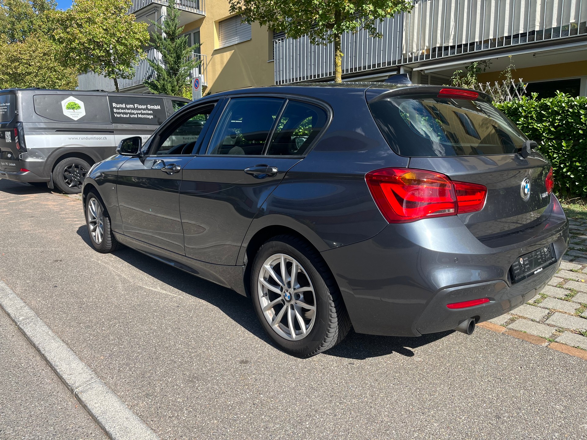 BMW 118i Sport Line Steptronic-image-4