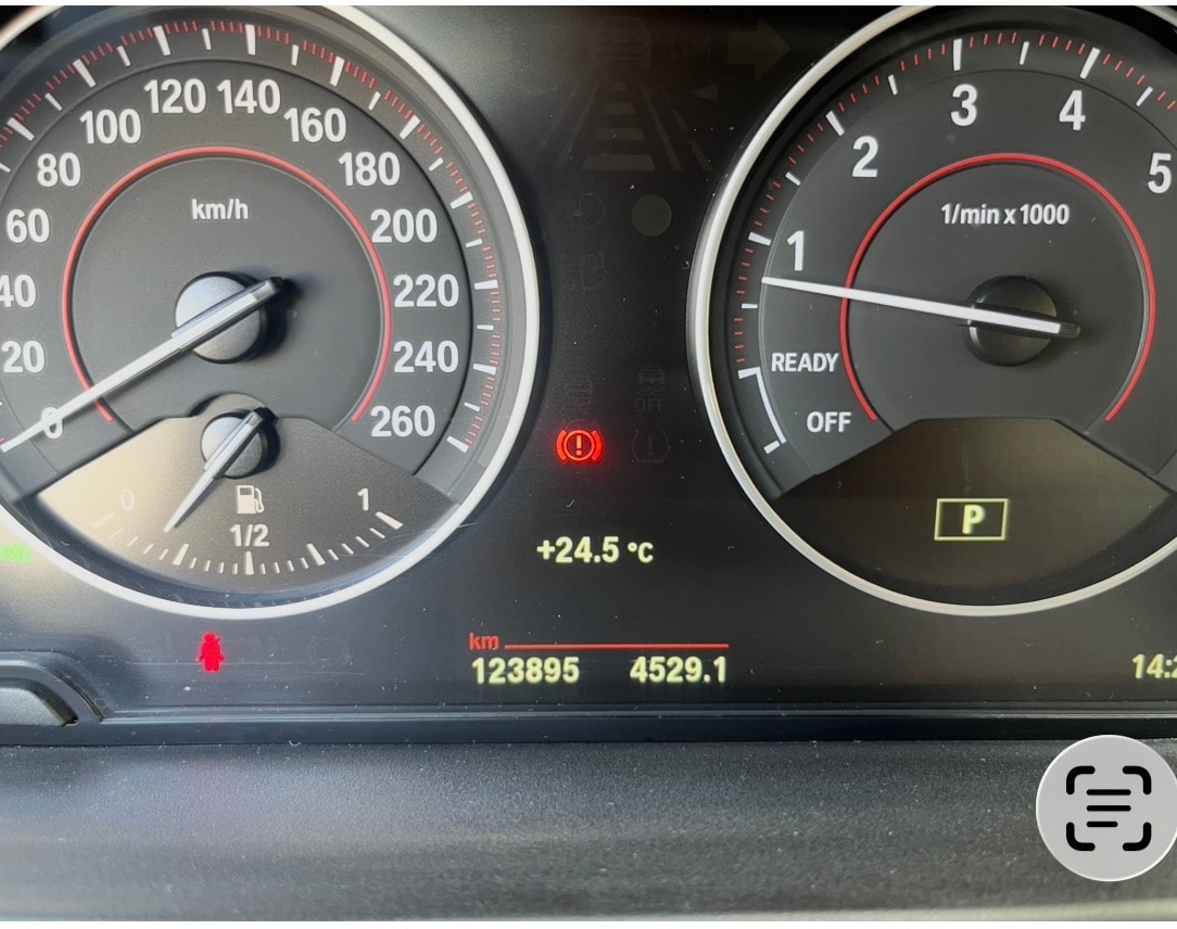 BMW 118i Sport Line Steptronic-image-11