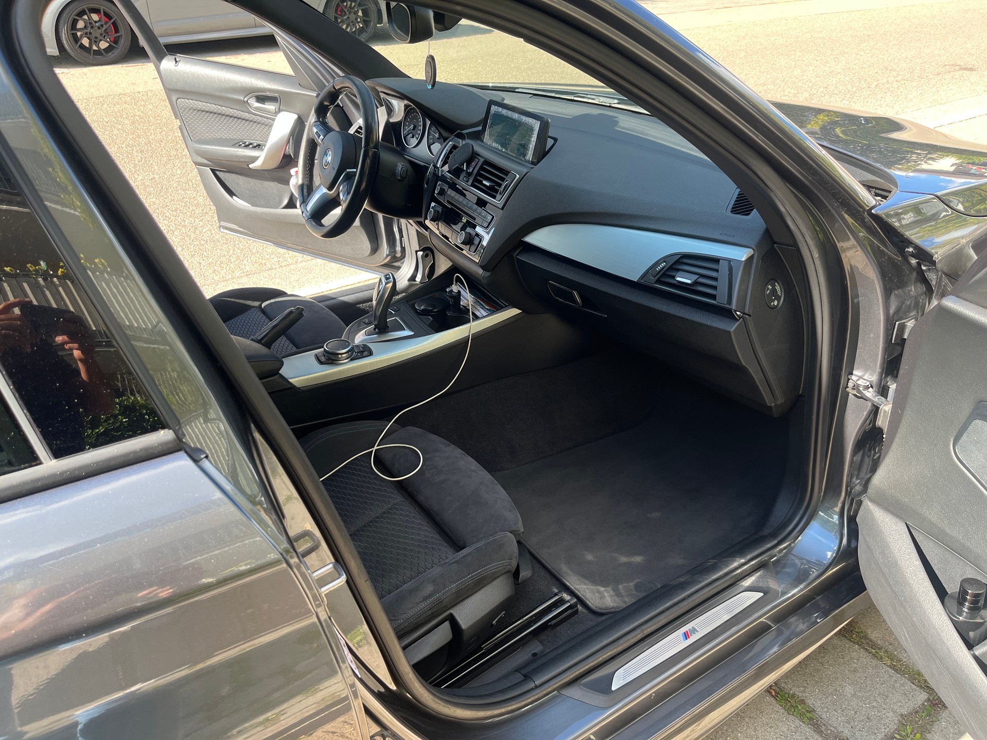 BMW 118i Sport Line Steptronic-image-9