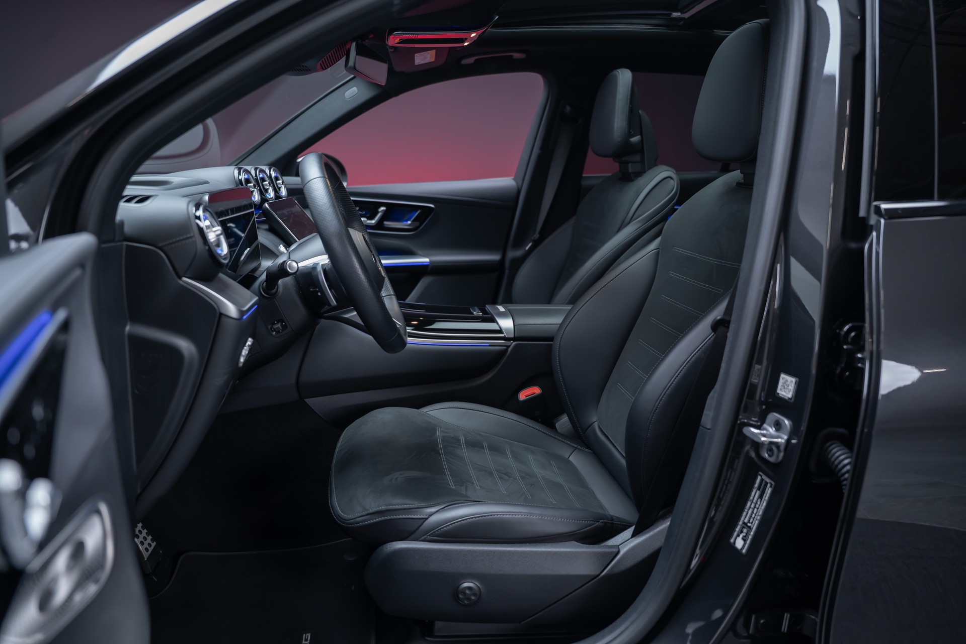 MERCEDES-BENZ GLC 300 AMG Line 4matic / CH-Fahrzeug / Panorama-Schiebedach / Head-Up / Burmester-image-20