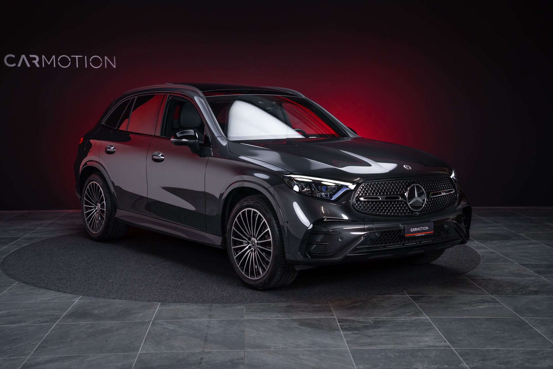 MERCEDES-BENZ GLC 300 AMG Line 4matic / CH-Fahrzeug / Panorama-Schiebedach / Head-Up / Burmester-showroom-element-3