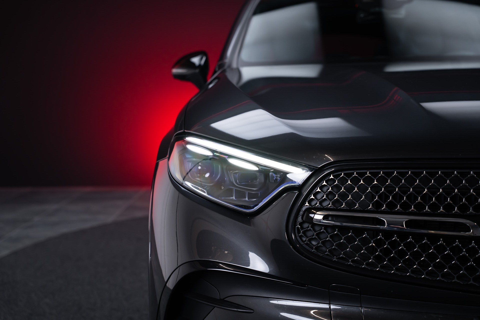 MERCEDES-BENZ GLC 300 AMG Line 4matic / CH-Fahrzeug / Panorama-Schiebedach / Head-Up / Burmester-showroom-element-2