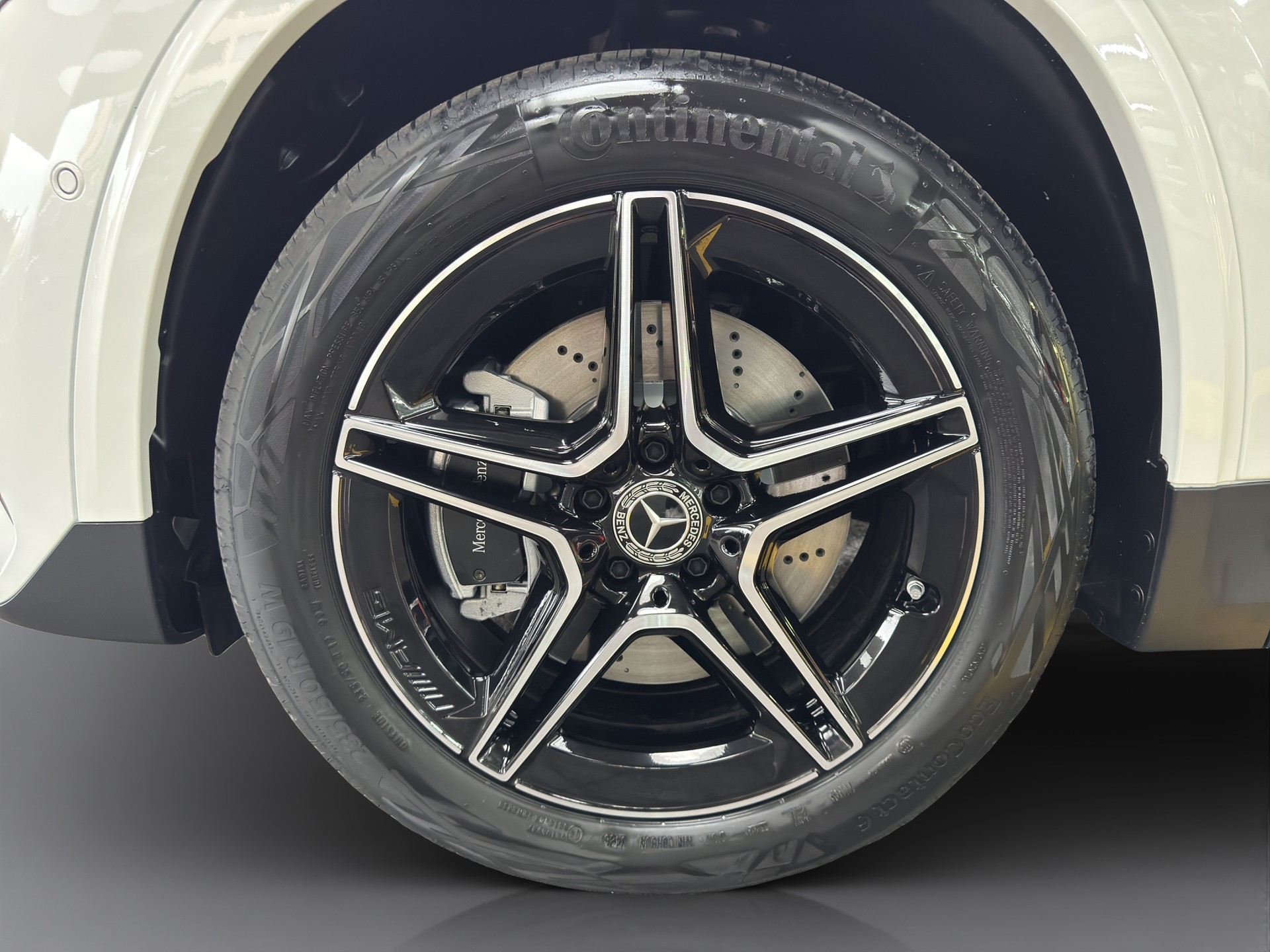 MERCEDES-BENZ GLA-Klasse H247 GLA 250 Swiss Star AMG Line 4matic-image-21
