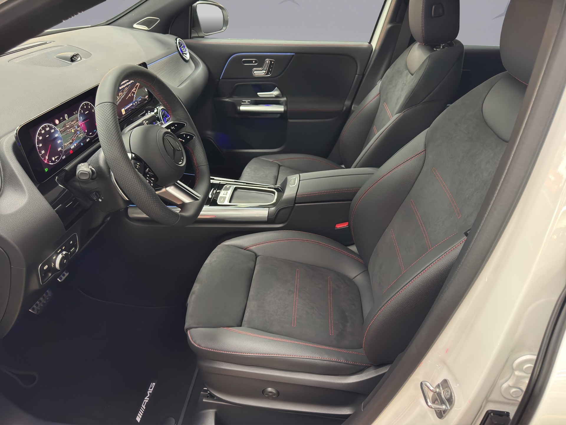 MERCEDES-BENZ GLA-Klasse H247 GLA 250 Swiss Star AMG Line 4matic-image-9