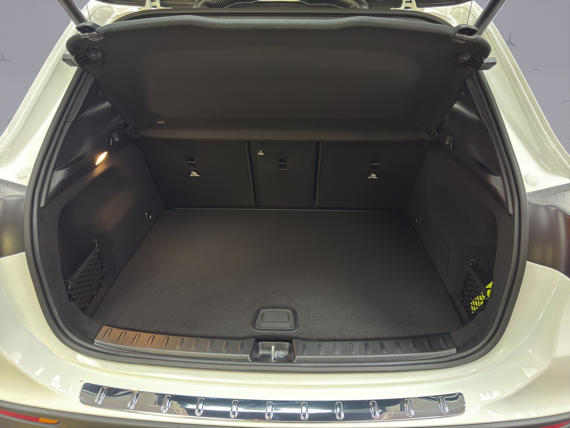 MERCEDES-BENZ GLA-Klasse H247 GLA 250 Swiss Star AMG Line 4matic-image-18