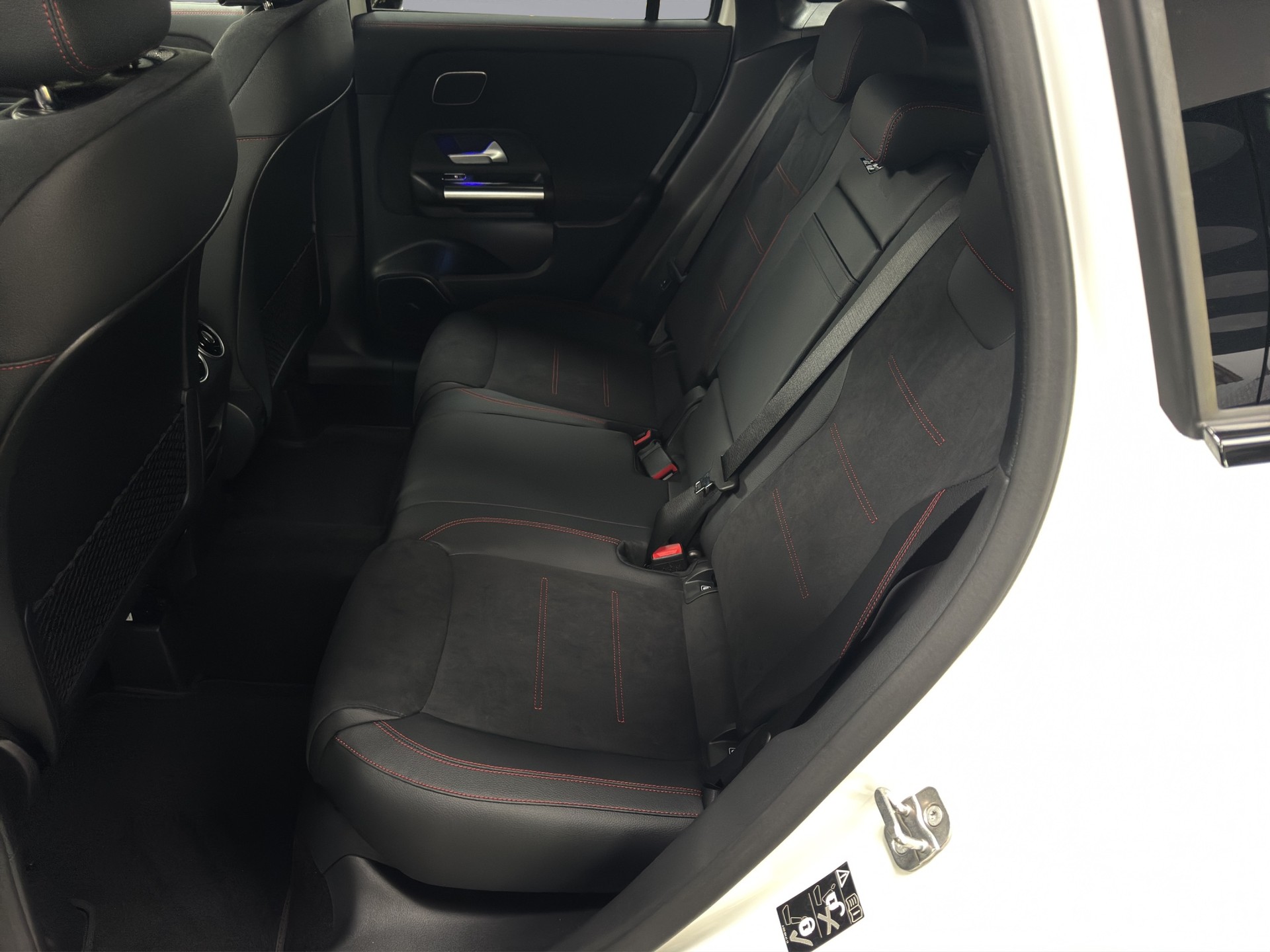 MERCEDES-BENZ GLA-Klasse H247 GLA 250 Swiss Star AMG Line 4matic-image-10