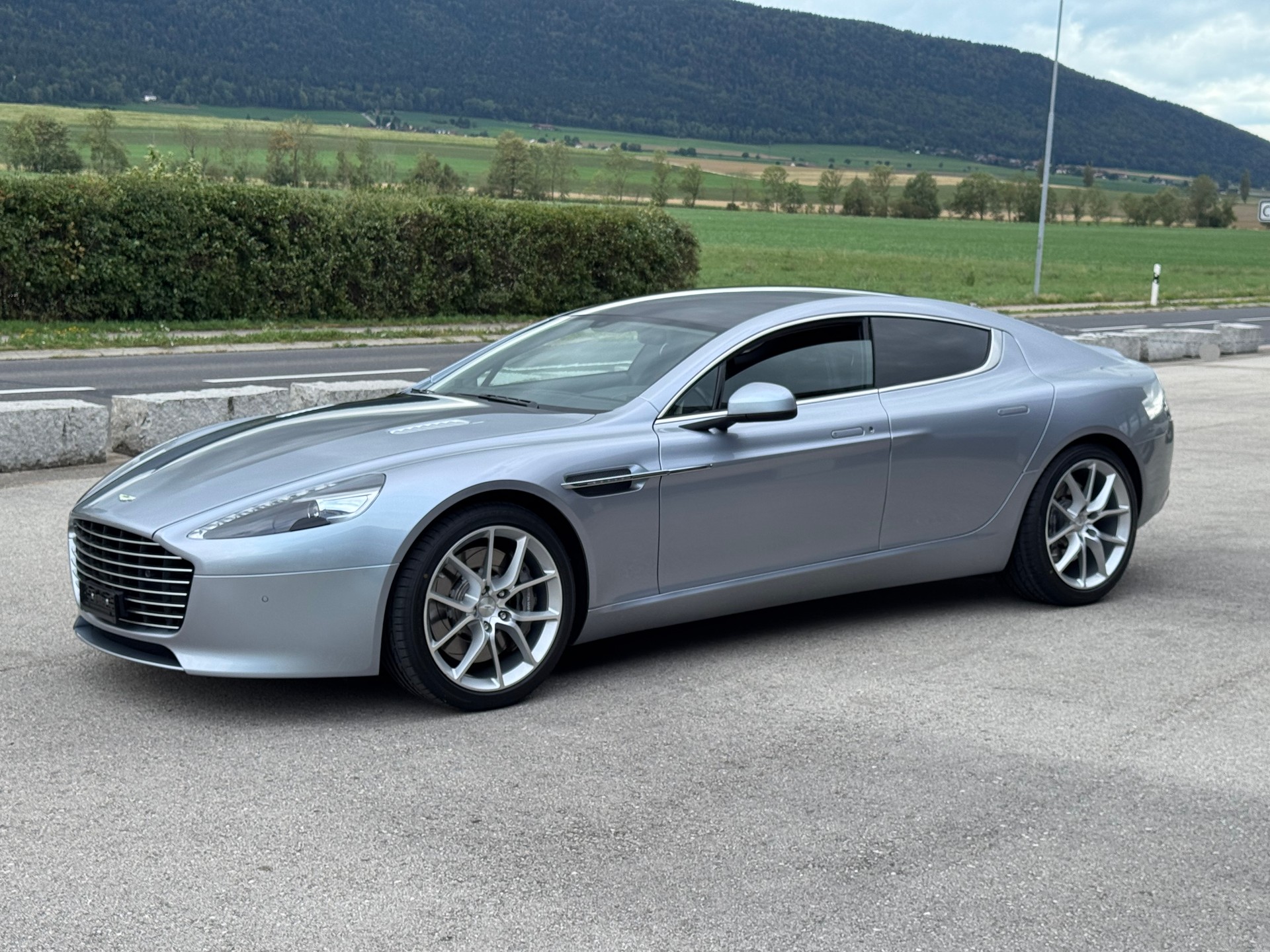 ASTON MARTIN Rapide S Centenary Edition 5.9 V12 Touchtronic 2-image-3