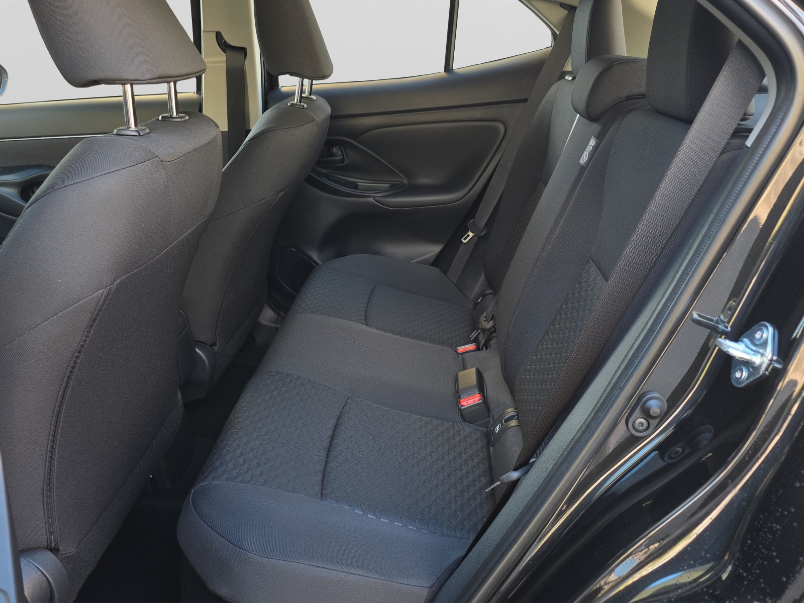 TOYOTA Yaris Cross 1.5 VVT-i HSD Comfort AWD-i-image-11