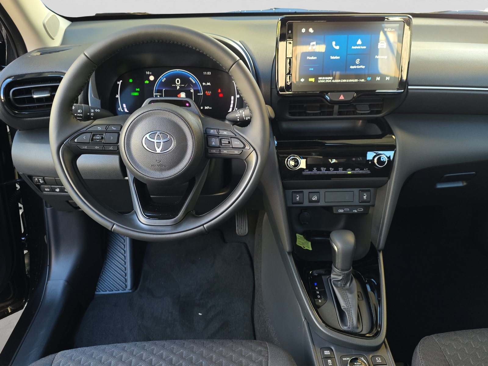 TOYOTA Yaris Cross 1.5 VVT-i HSD Comfort AWD-i-image-9