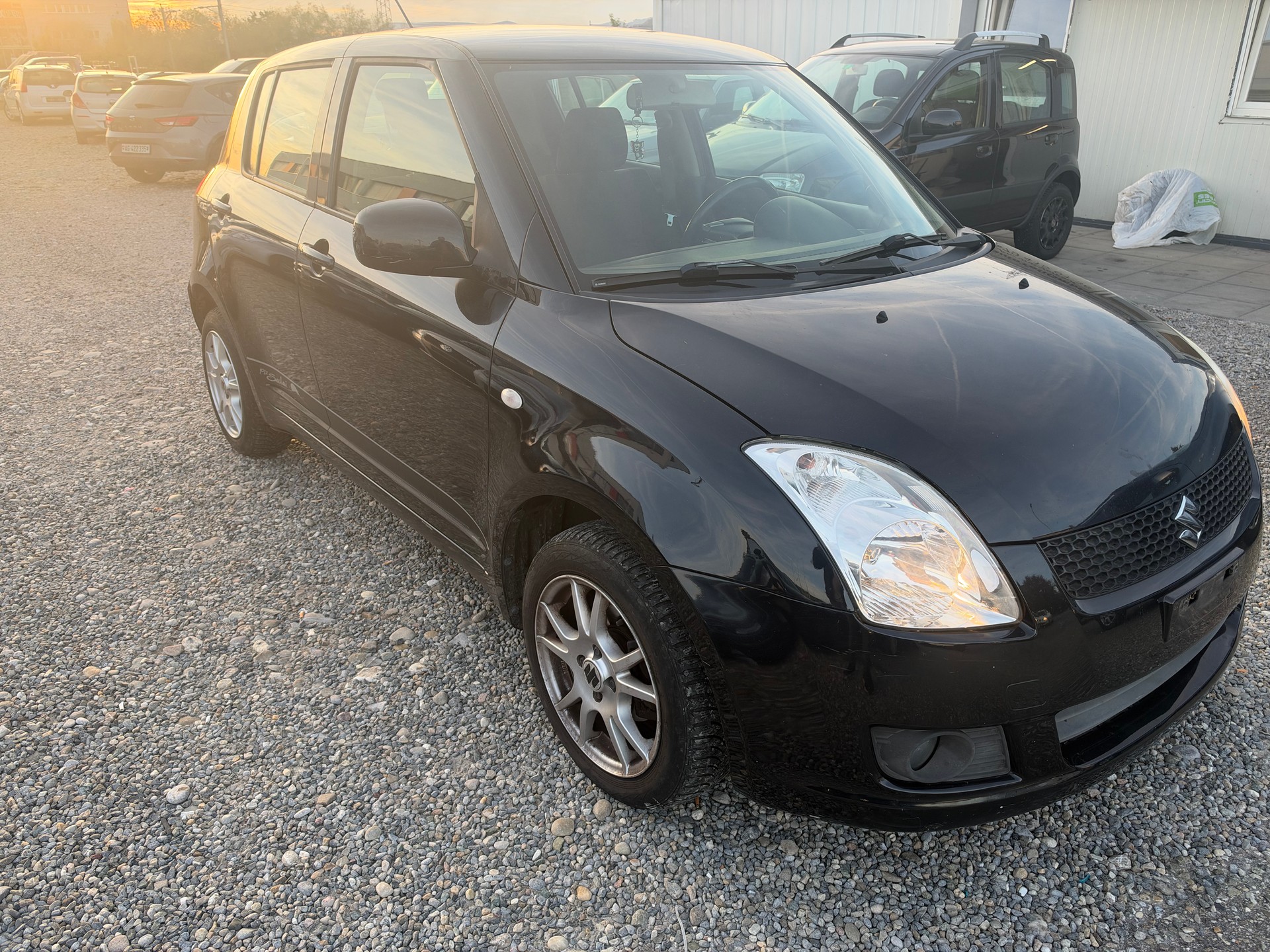 SUZUKI Swift 1.3i 16V GL Top 4x4-image-2