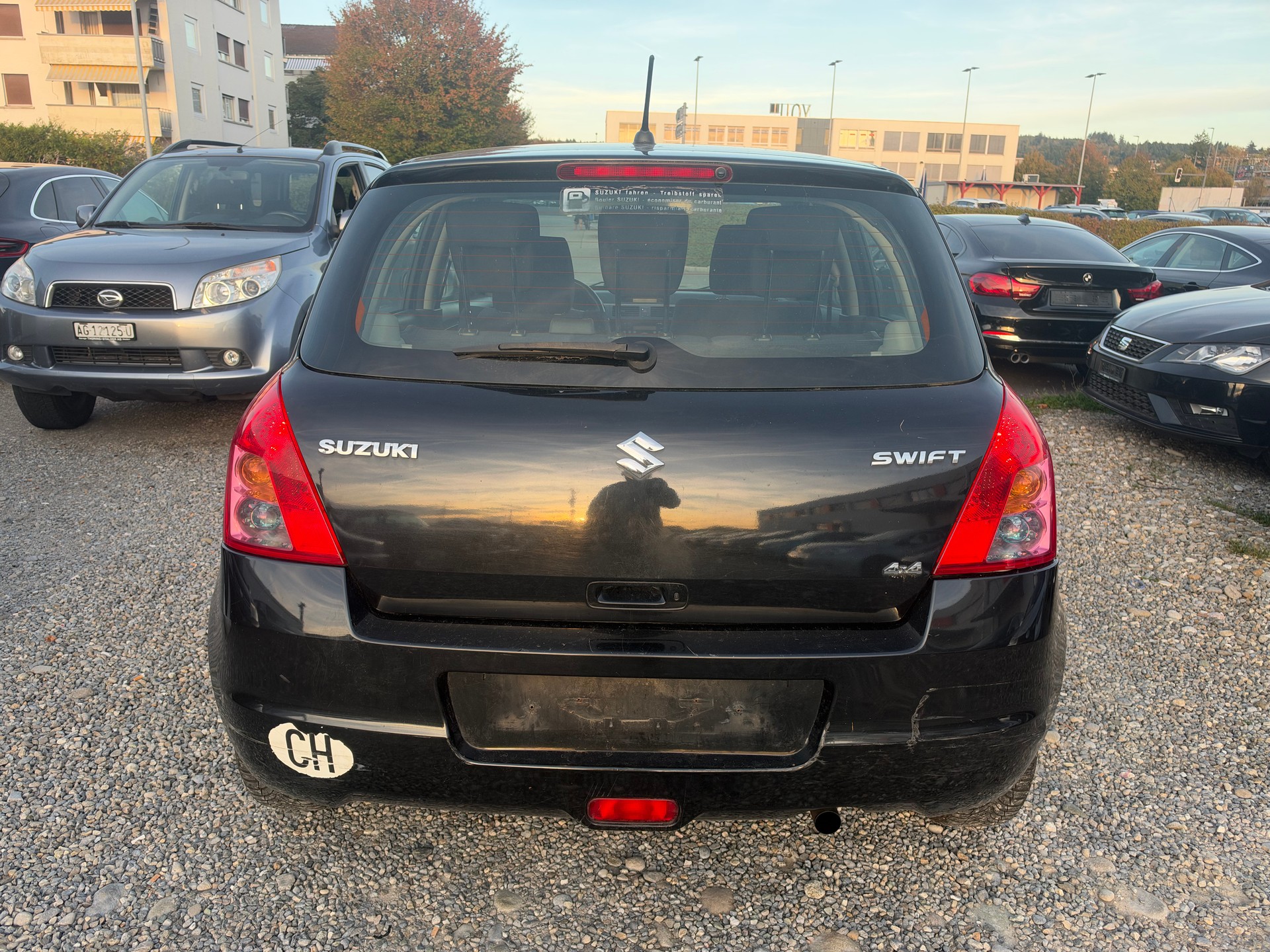 SUZUKI Swift 1.3i 16V GL Top 4x4-image-4