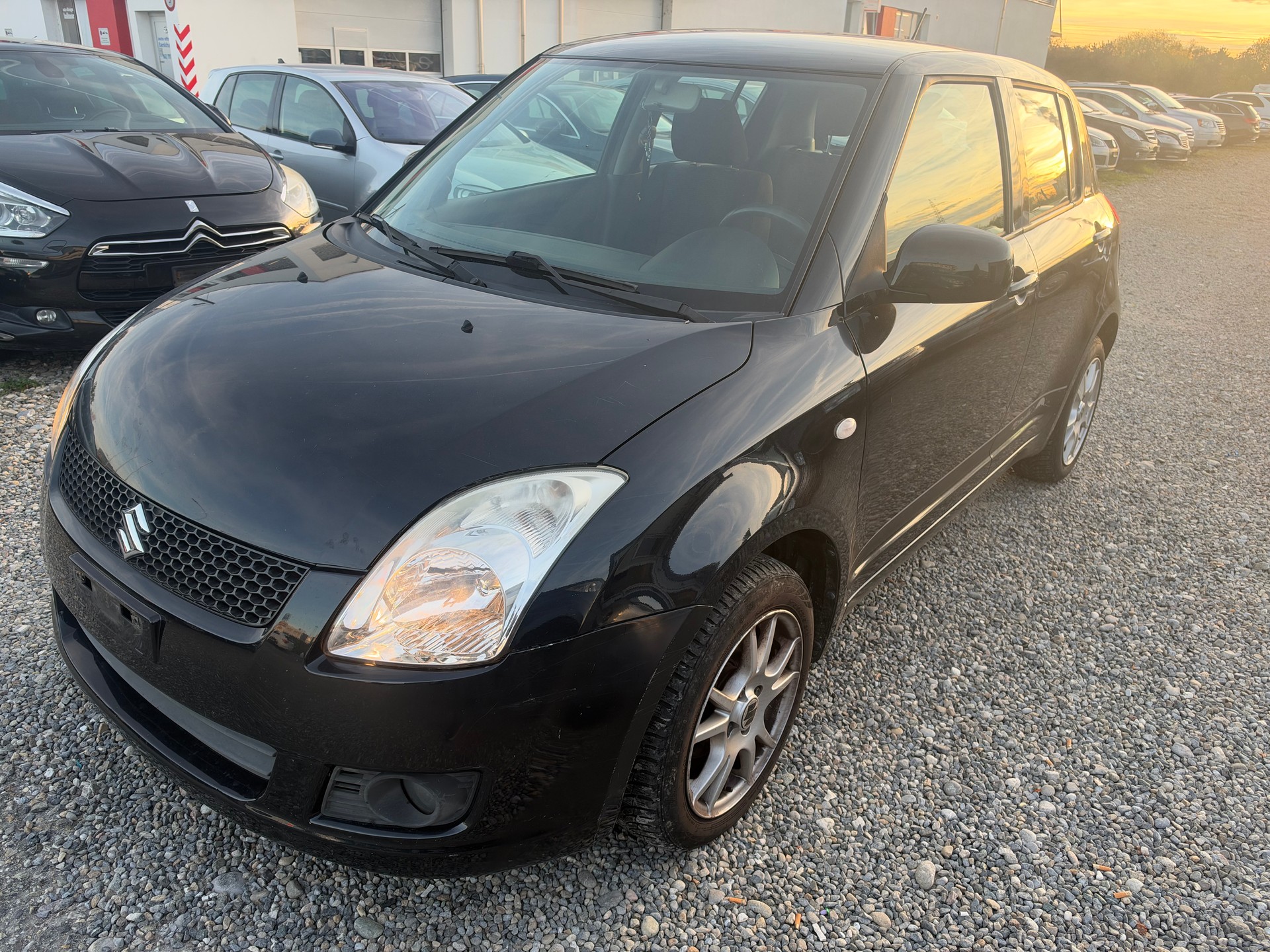 SUZUKI Swift 1.3i 16V GL Top 4x4-image-0