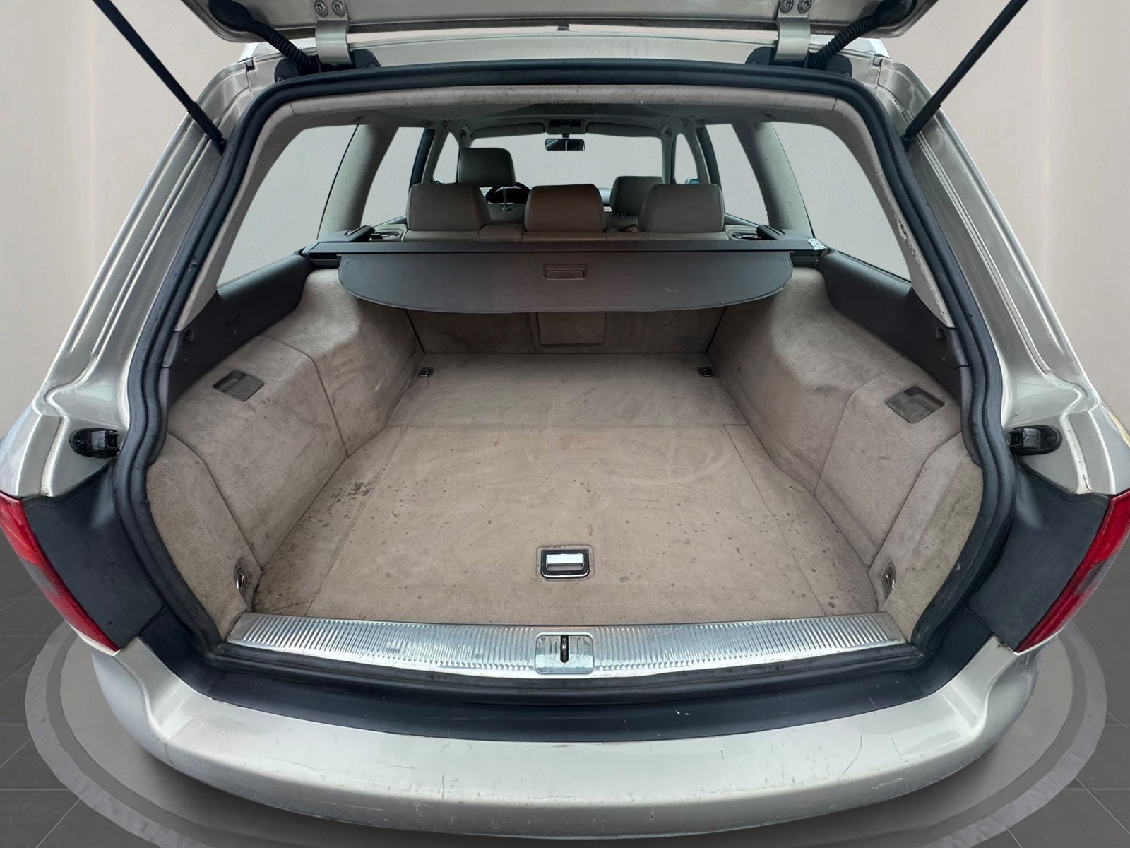 AUDI A6 Avant 2.8 quattro Advance-image-4