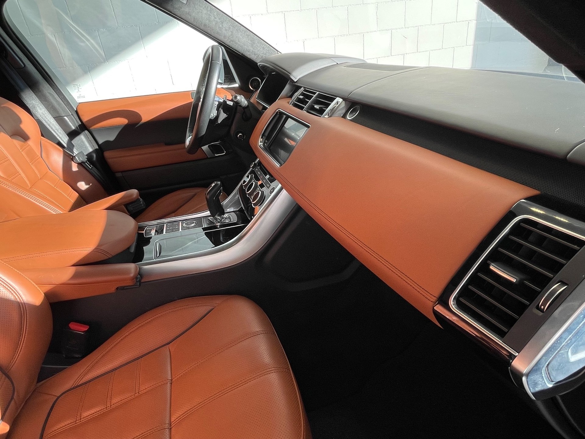 LAND ROVER Range Rover Sport 4.4 SDV8 Autobiography Dynamic A-image-10