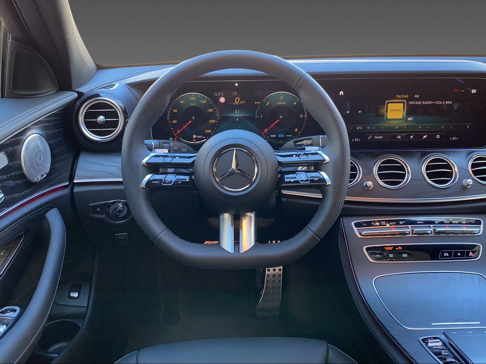 MERCEDES-BENZ E 220 d T 4M Swiss Star-image-8