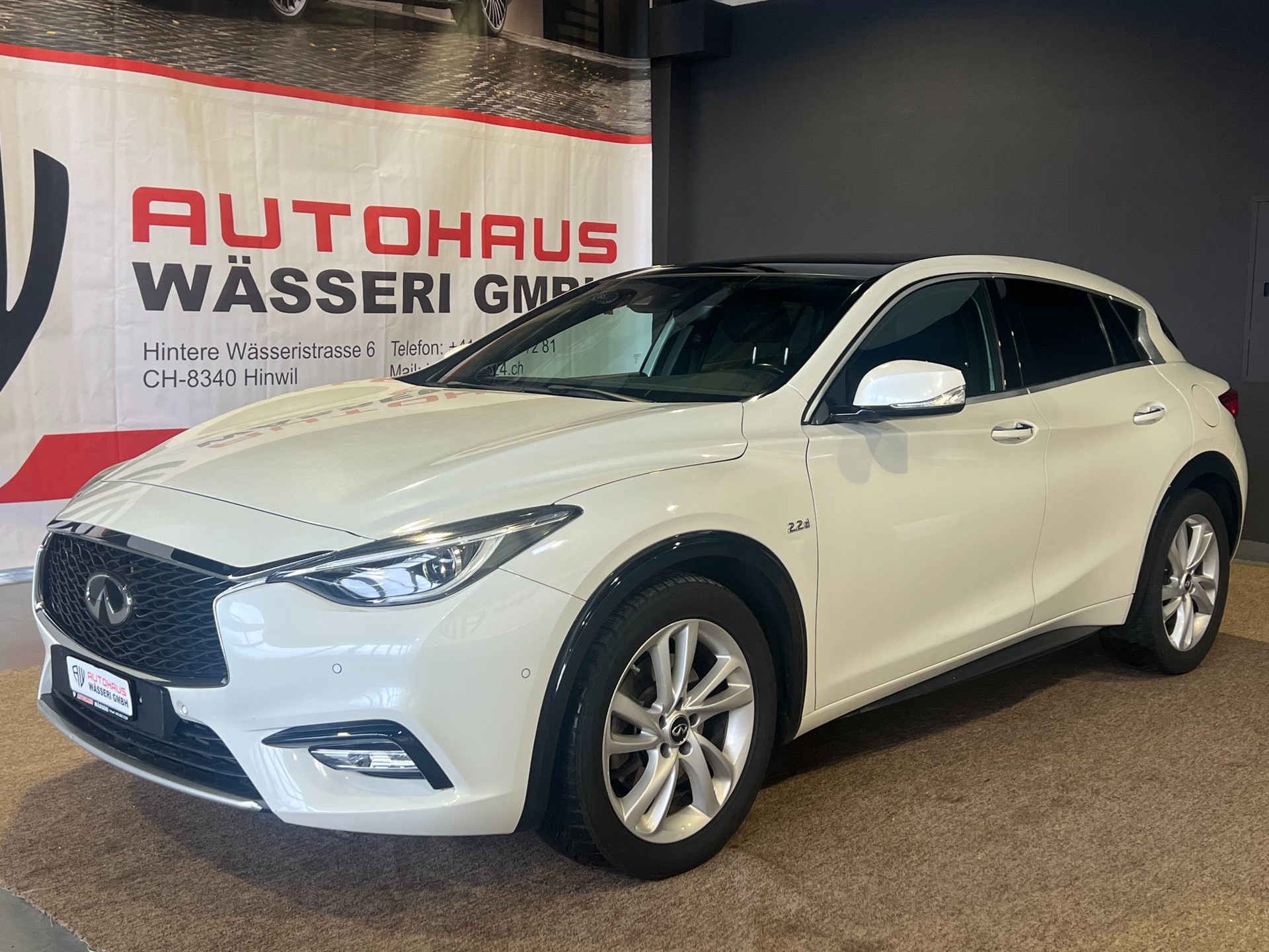 INFINITI Q30 2.2d Sport Tech AWD DCT-image-6