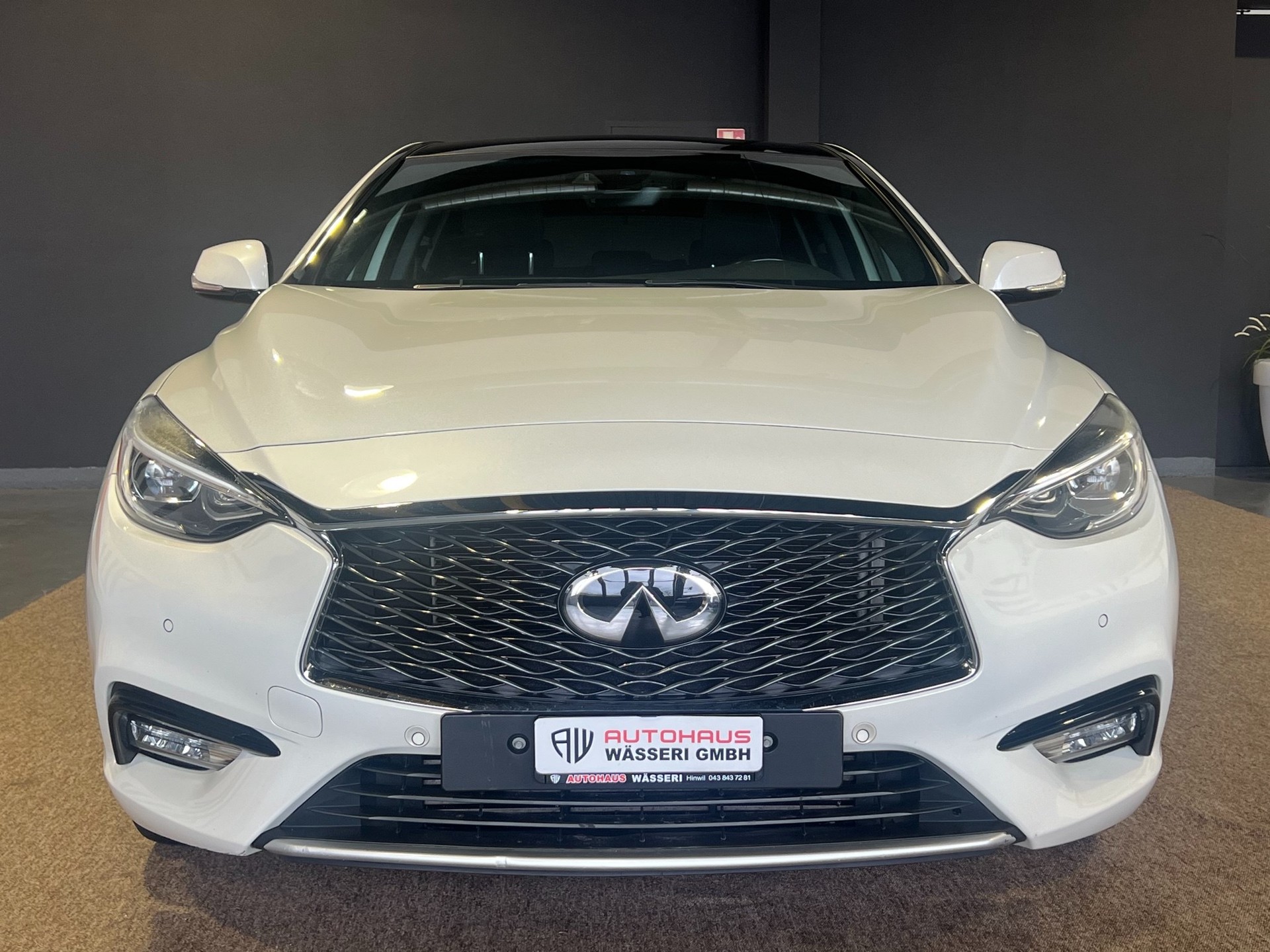 INFINITI Q30 2.2d Sport Tech AWD DCT-image-7