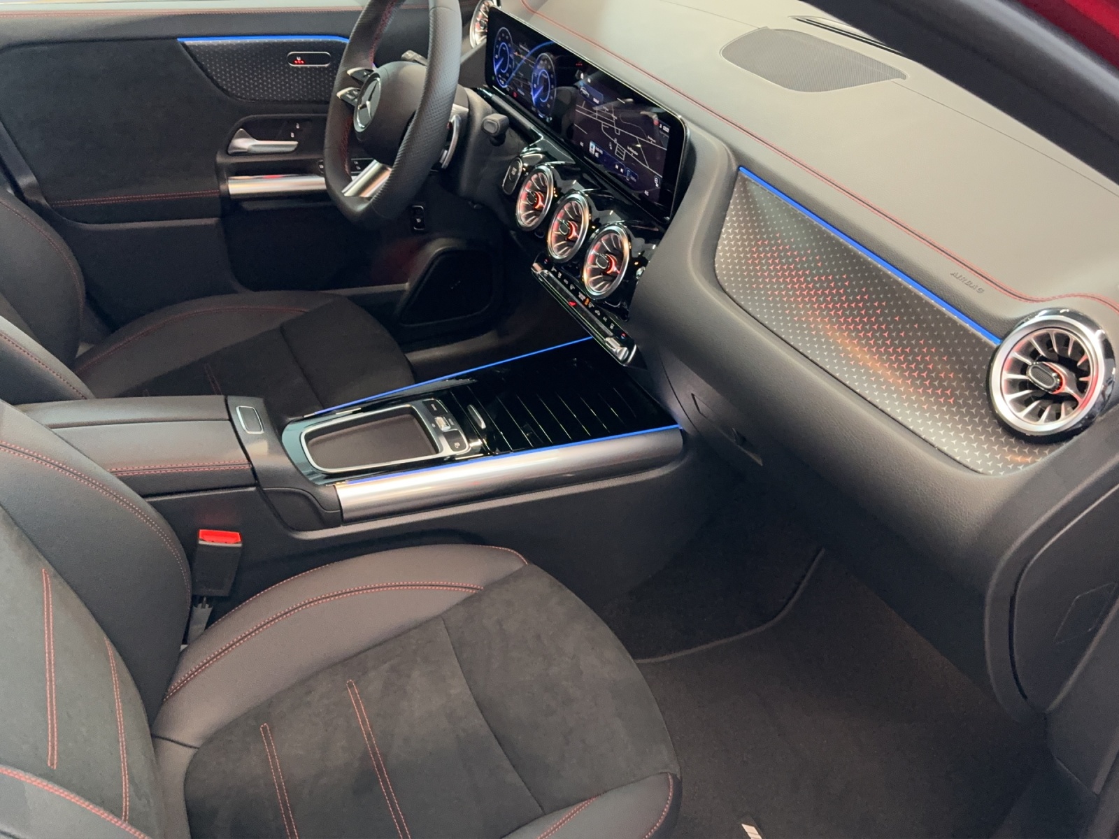 MERCEDES-BENZ EQA 250 66,5kWh-image-9