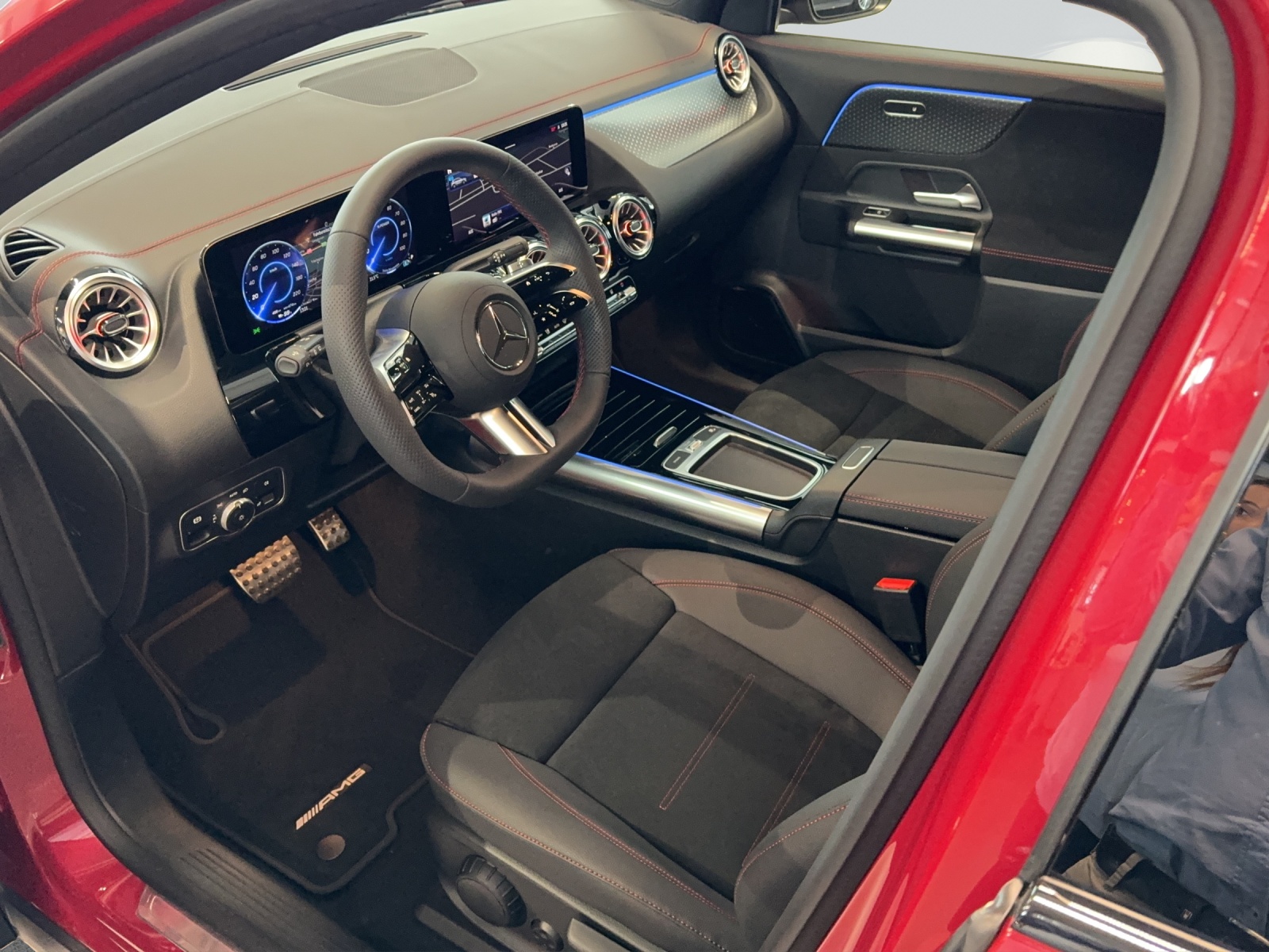 MERCEDES-BENZ EQA 250 66,5kWh-image-7