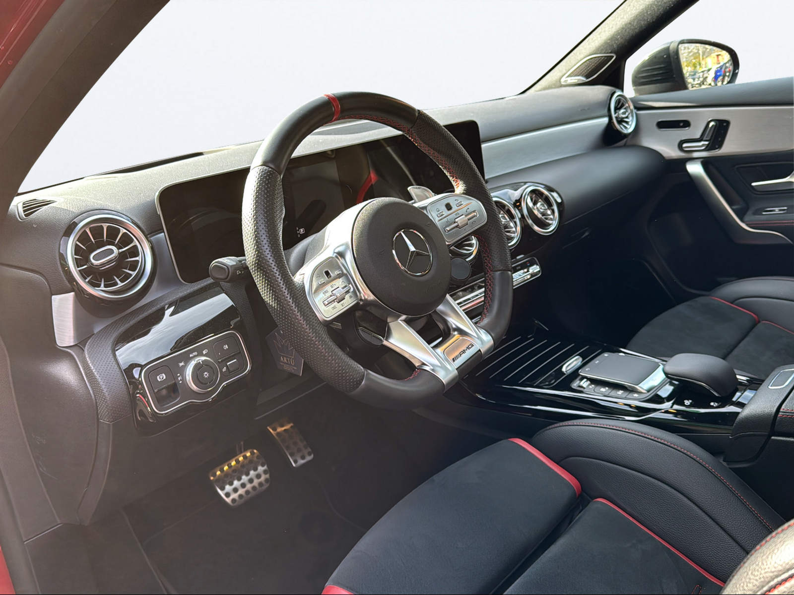 MERCEDES-BENZ A 35 AMG 4Matic Speedshift-image-11