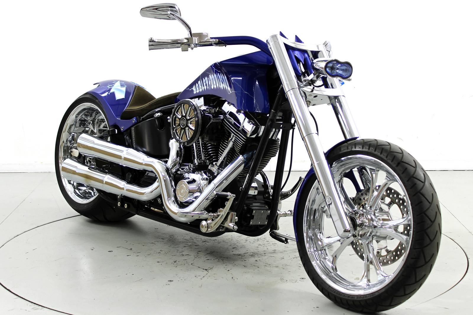HARLEY-DAVIDSON FXSTD-showroom-element-1
