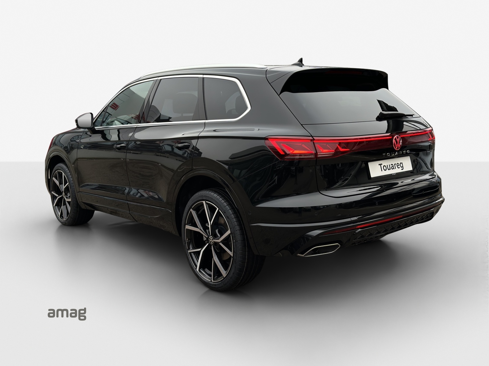VW Touareg 3.0 TDI R-Line Tiptronic-image-2