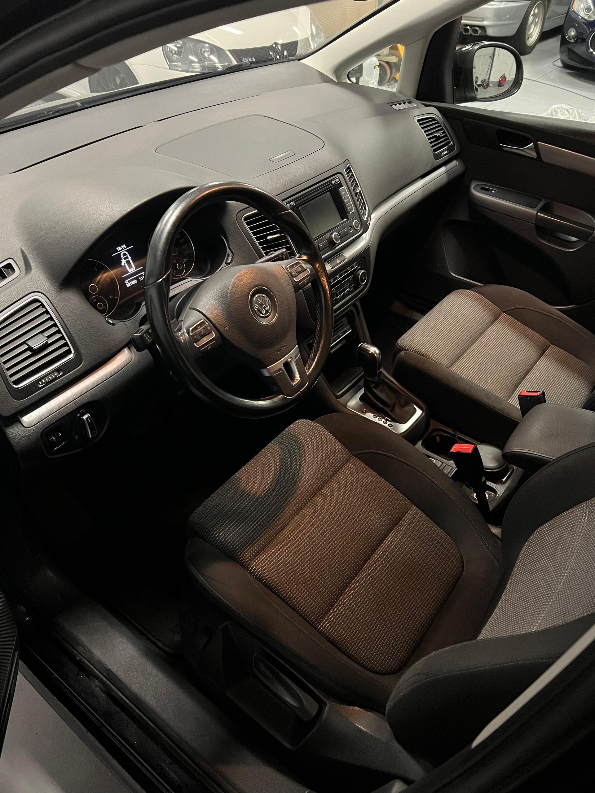 VW Sharan 2.0 TDI BMT Comfortline DSG-image-15
