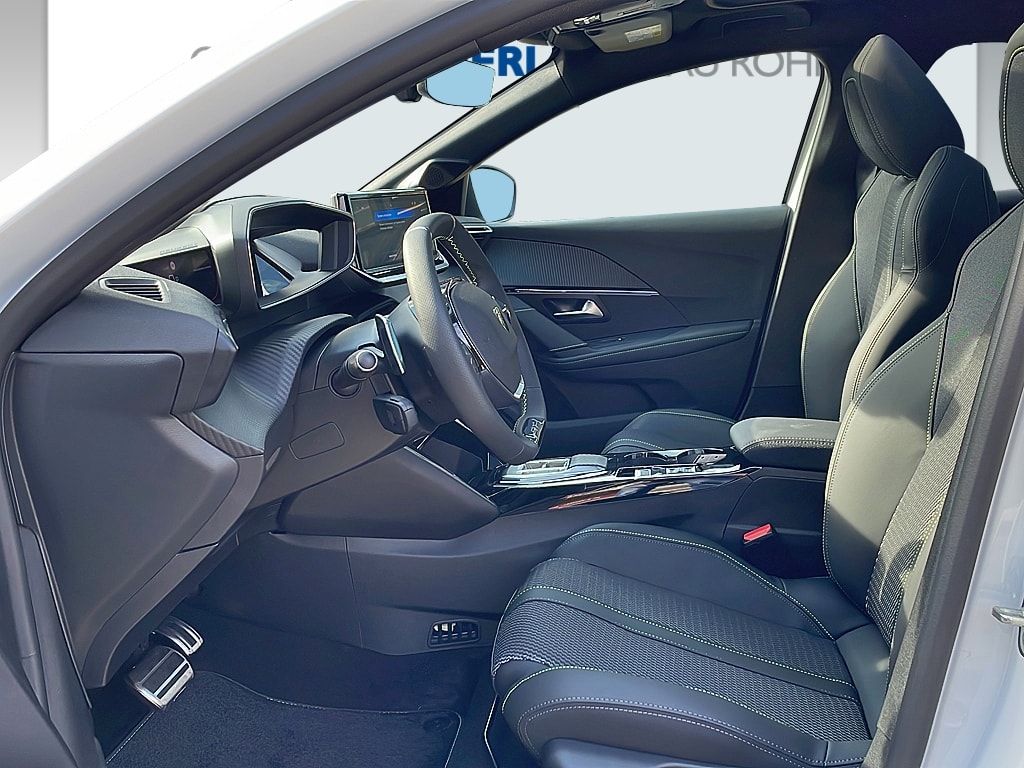 PEUGEOT 208 1.2 MHEV 136 GT-image-5