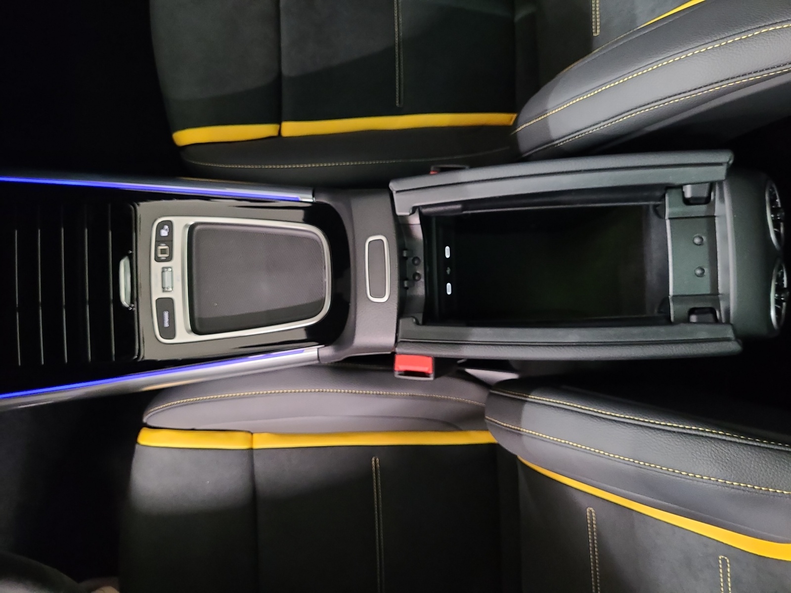 MERCEDES-BENZ AMG GLA 45 S 4Matic +-image-14
