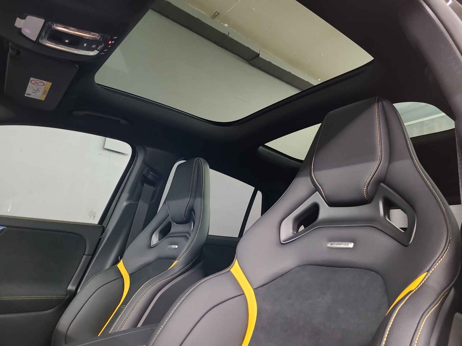 MERCEDES-BENZ AMG GLA 45 S 4Matic +-image-15