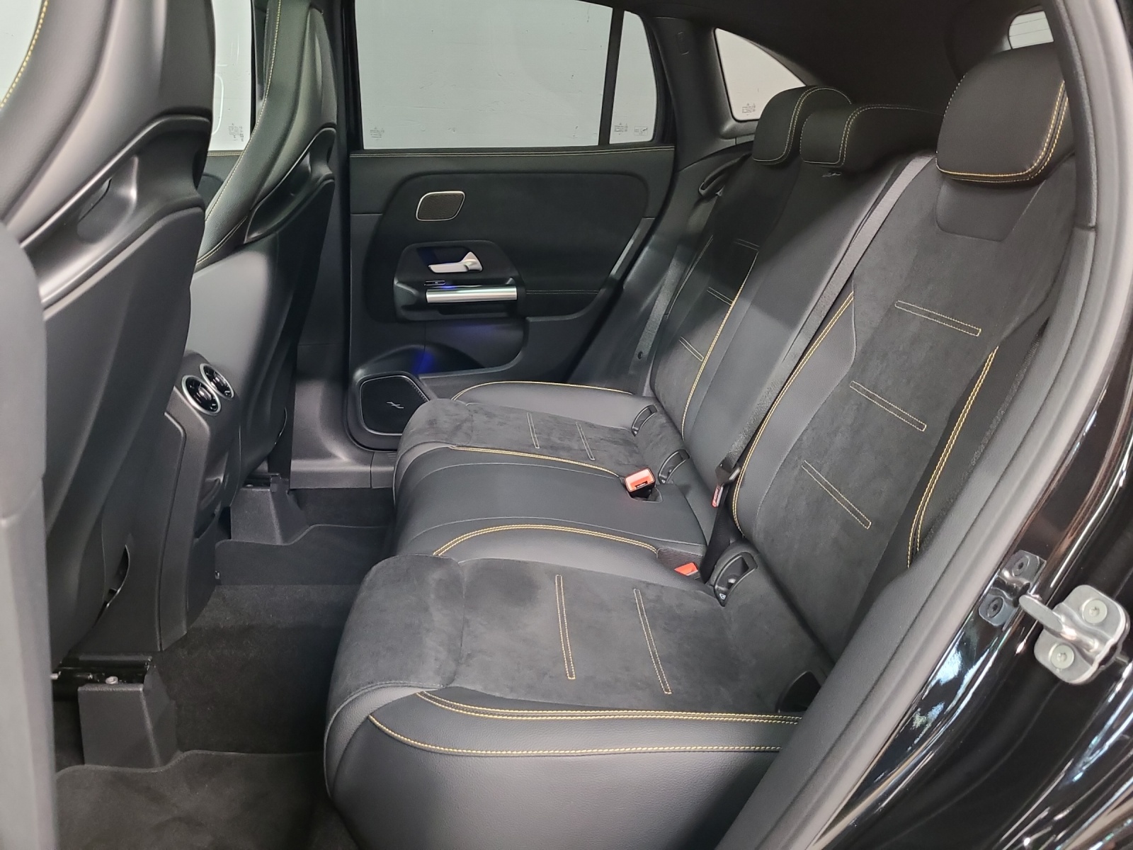 MERCEDES-BENZ AMG GLA 45 S 4Matic +-image-9