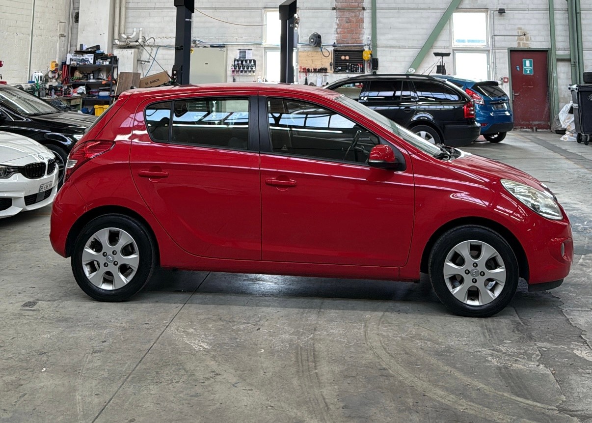 HYUNDAI i20 1.4 Style (Frisch ab MFK)-image-3