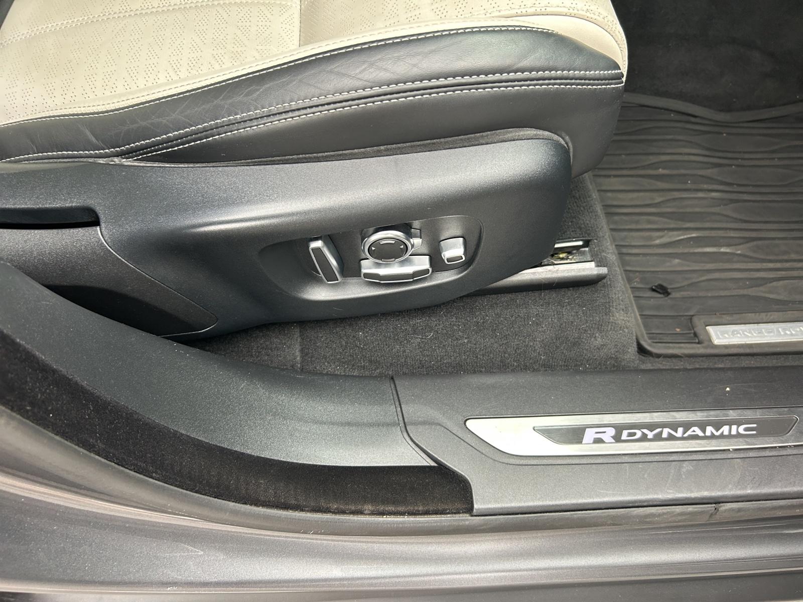 LAND ROVER Range Rover Velar 3.0 V6 R-Dynamic-image-13