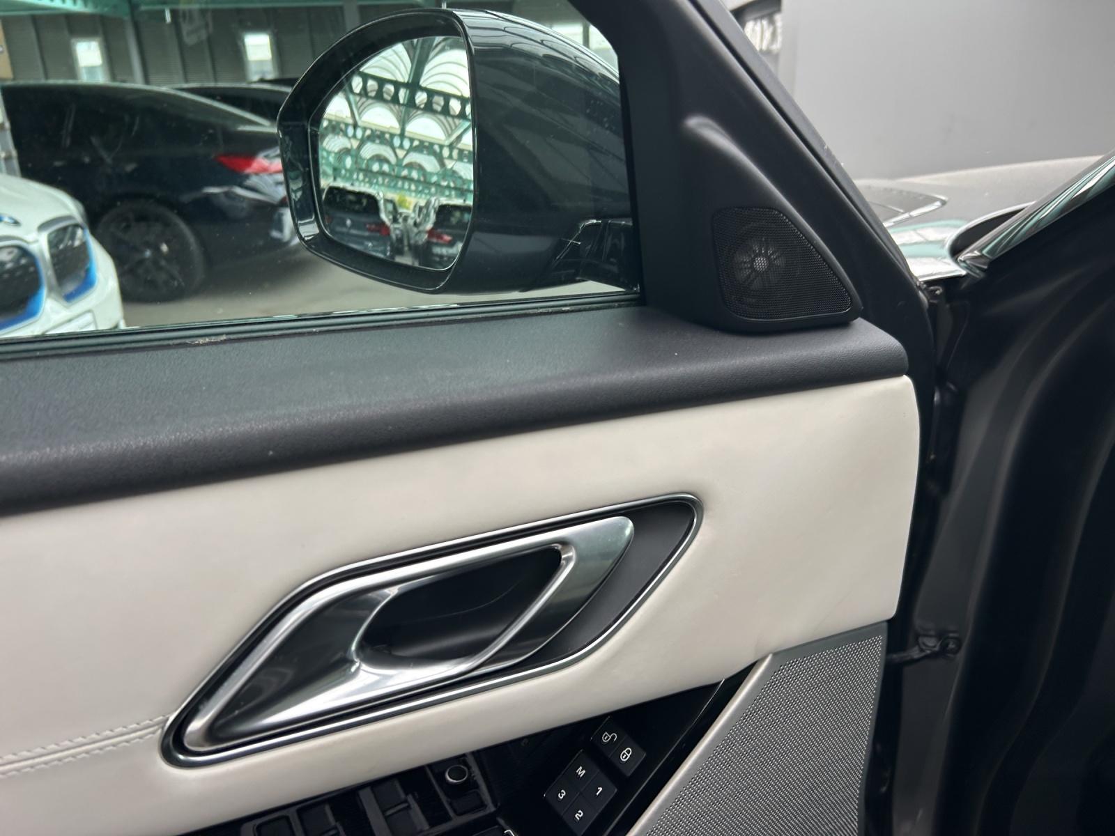 LAND ROVER Range Rover Velar 3.0 V6 R-Dynamic-image-15