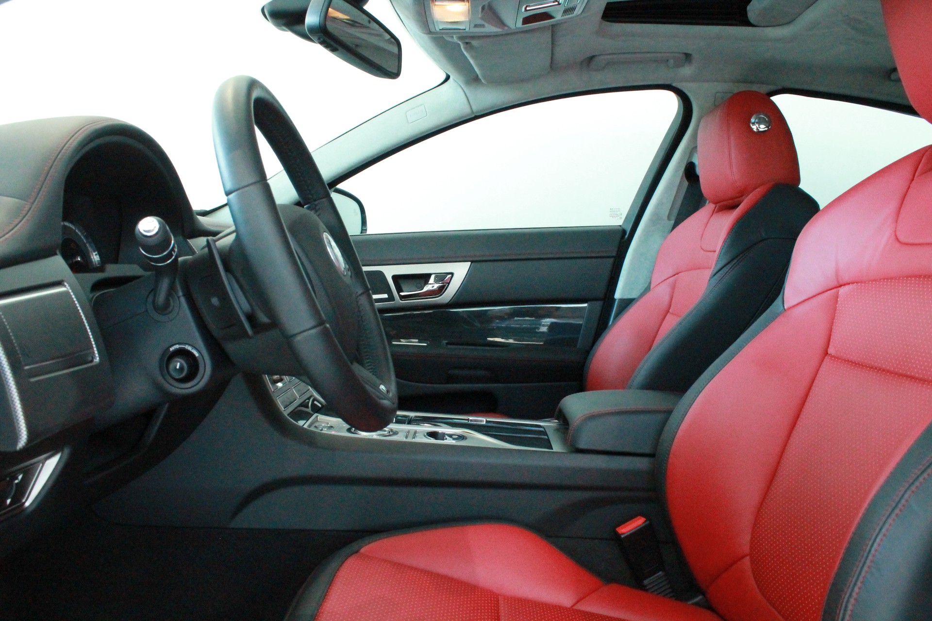 JAGUAR XF 5.0 V8 S/C XFR-image-4