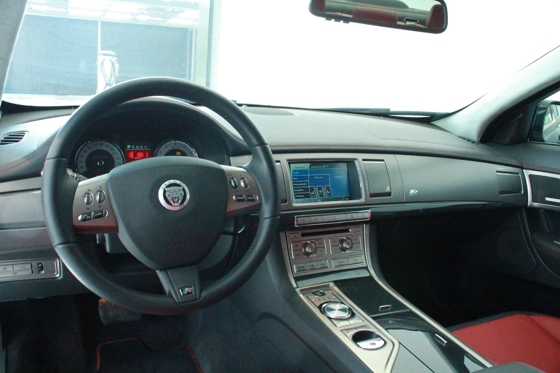 JAGUAR XF 5.0 V8 S/C XFR-showroom-element-3
