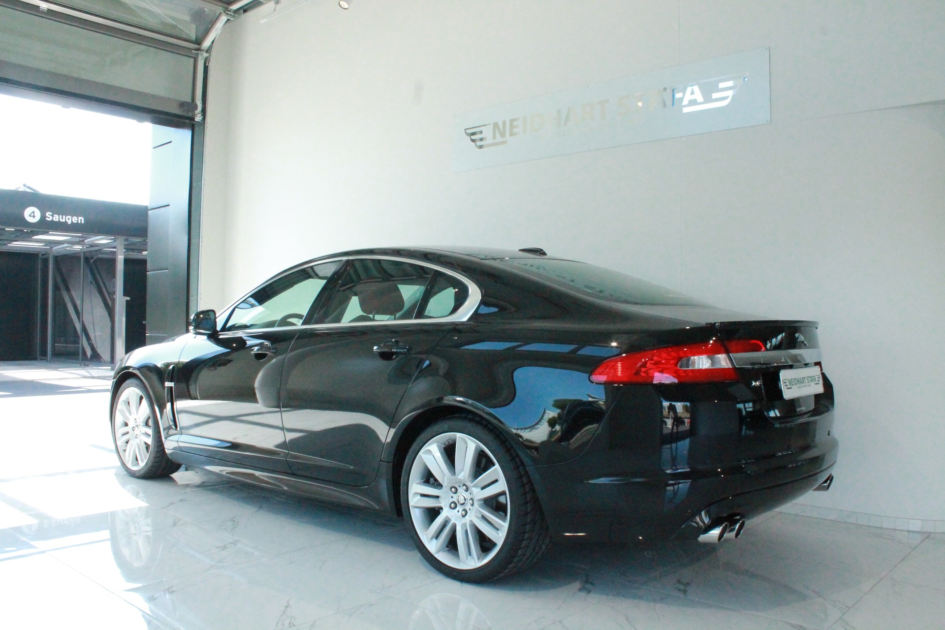 JAGUAR XF 5.0 V8 S/C XFR-showroom-element-1