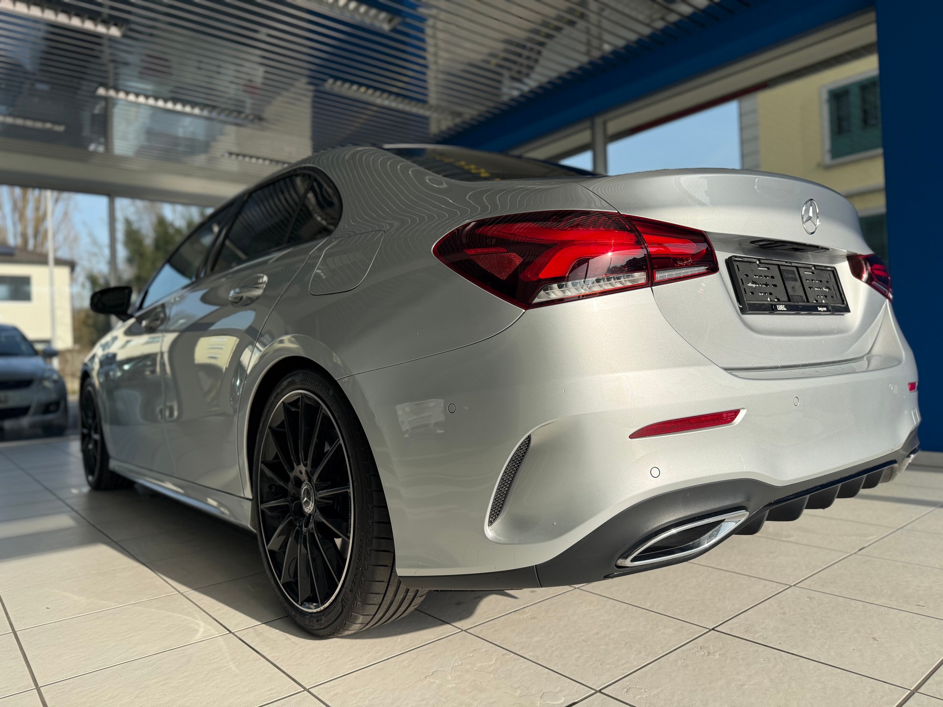 MERCEDES-BENZ A 250 AMG Line 7G-DCT-image-7