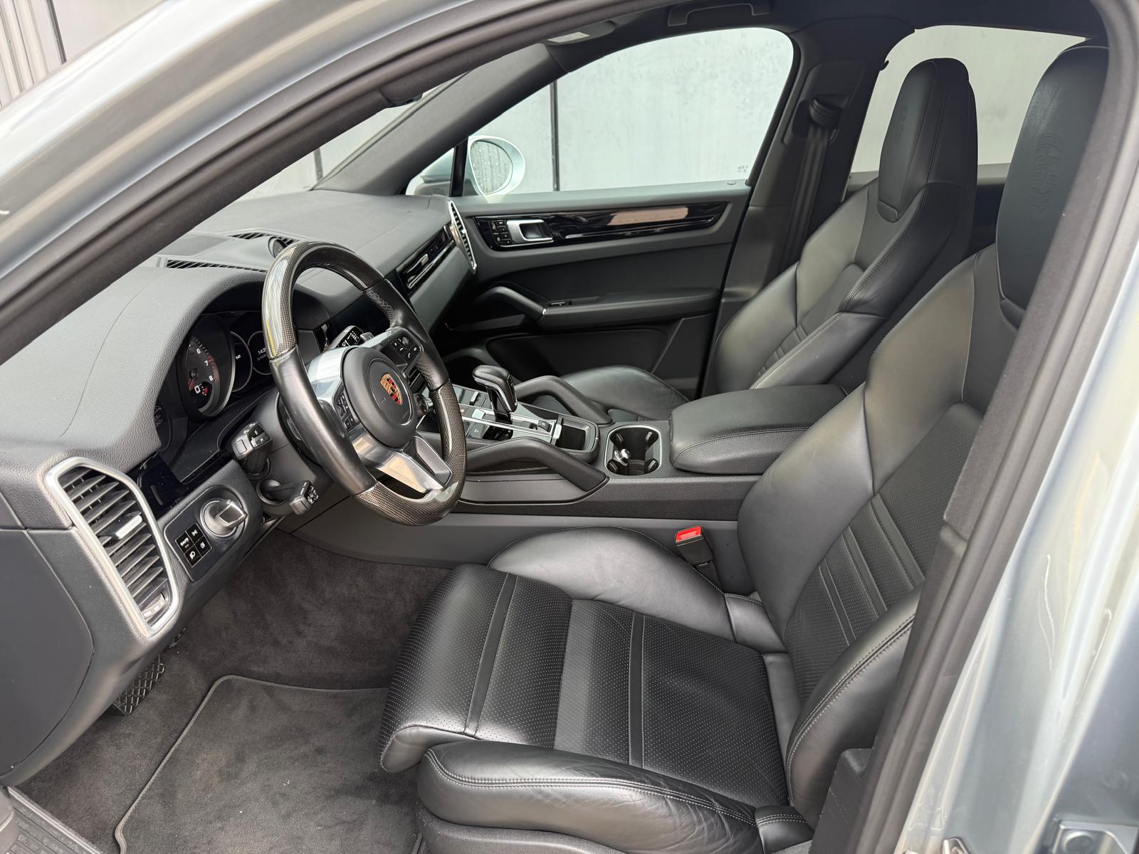 PORSCHE Cayenne Coupé-image-8