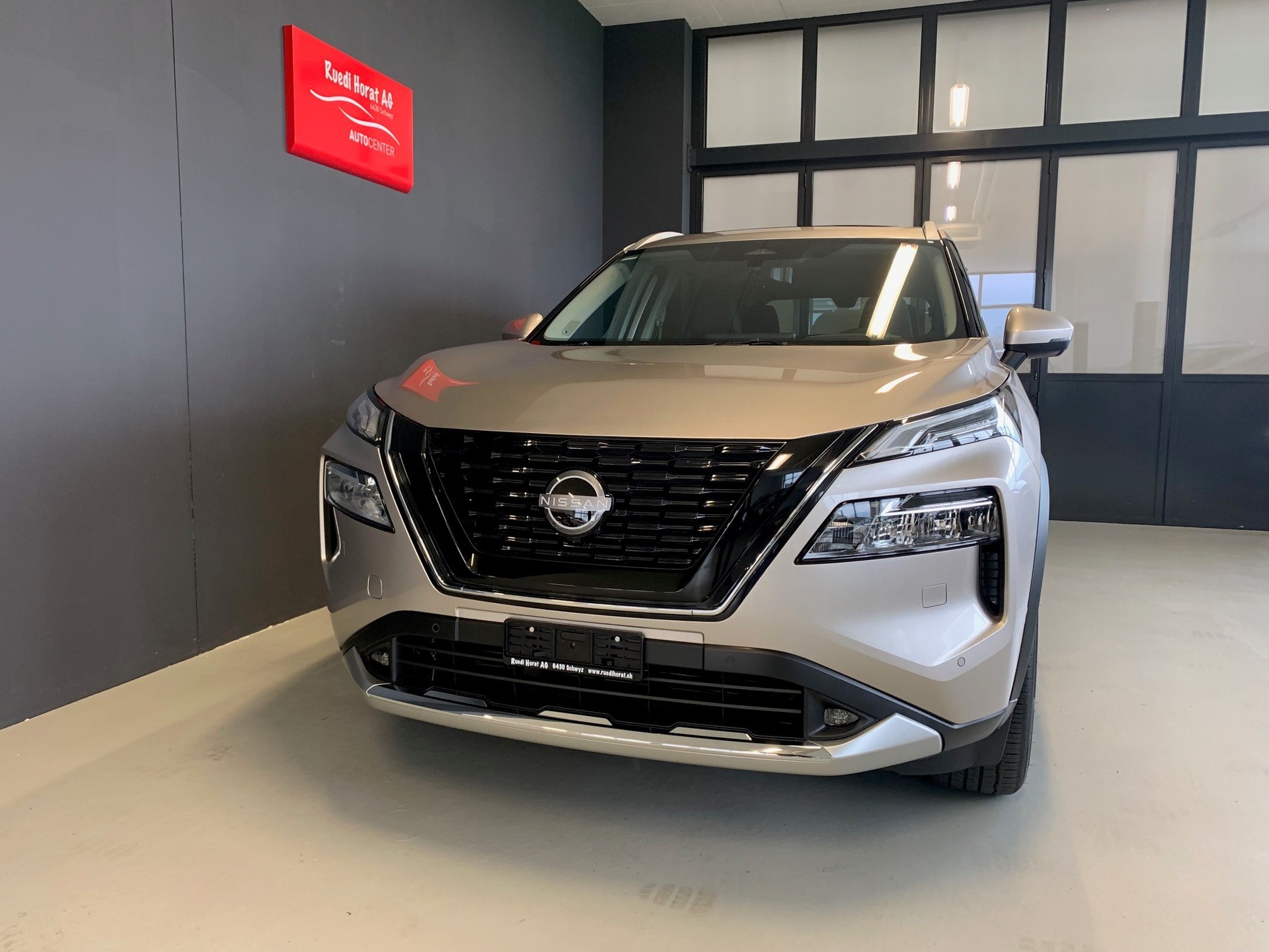 NISSAN X-Trail 1.5 VC-T Tekna+ e-4orce 7P-image-2