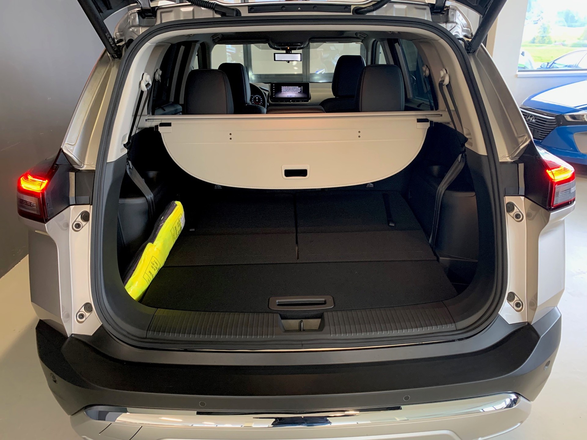 NISSAN X-Trail 1.5 VC-T Tekna+ e-4orce 7P-image-6