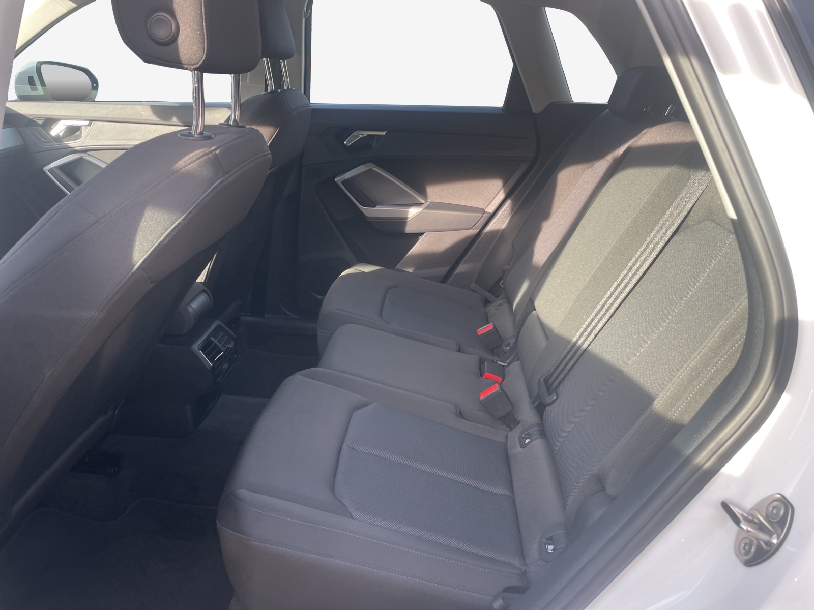 AUDI Q3 35 TFSI Attraction S-tronic-image-11