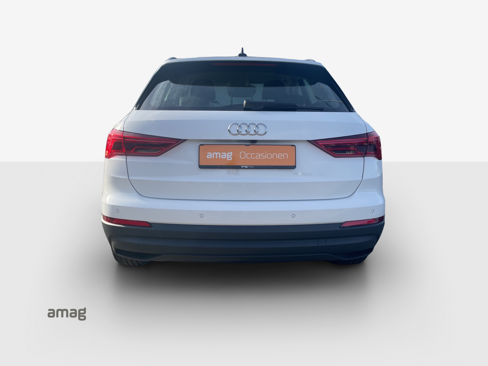 AUDI Q3 35 TFSI Attraction S-tronic-image-3