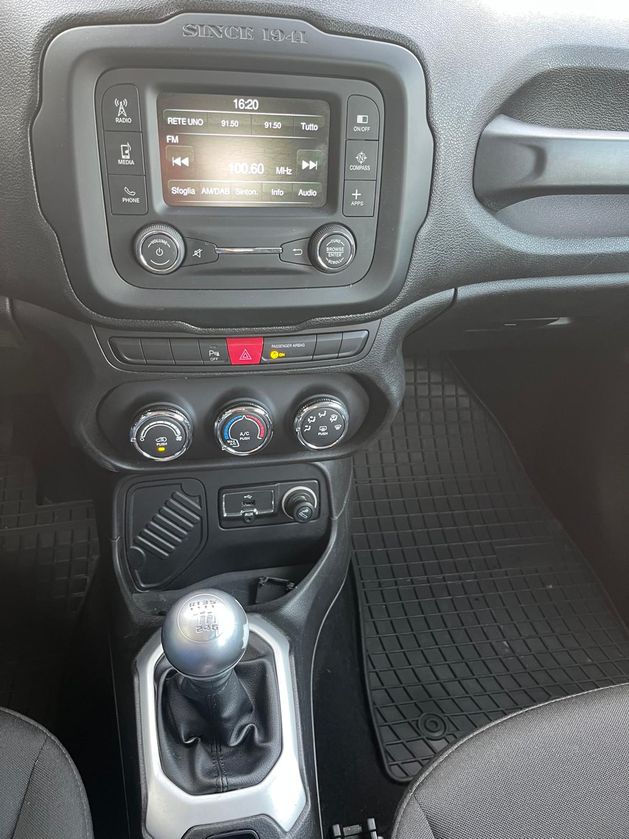 JEEP Renegade 1.4 Turbo Street Edition-image-9