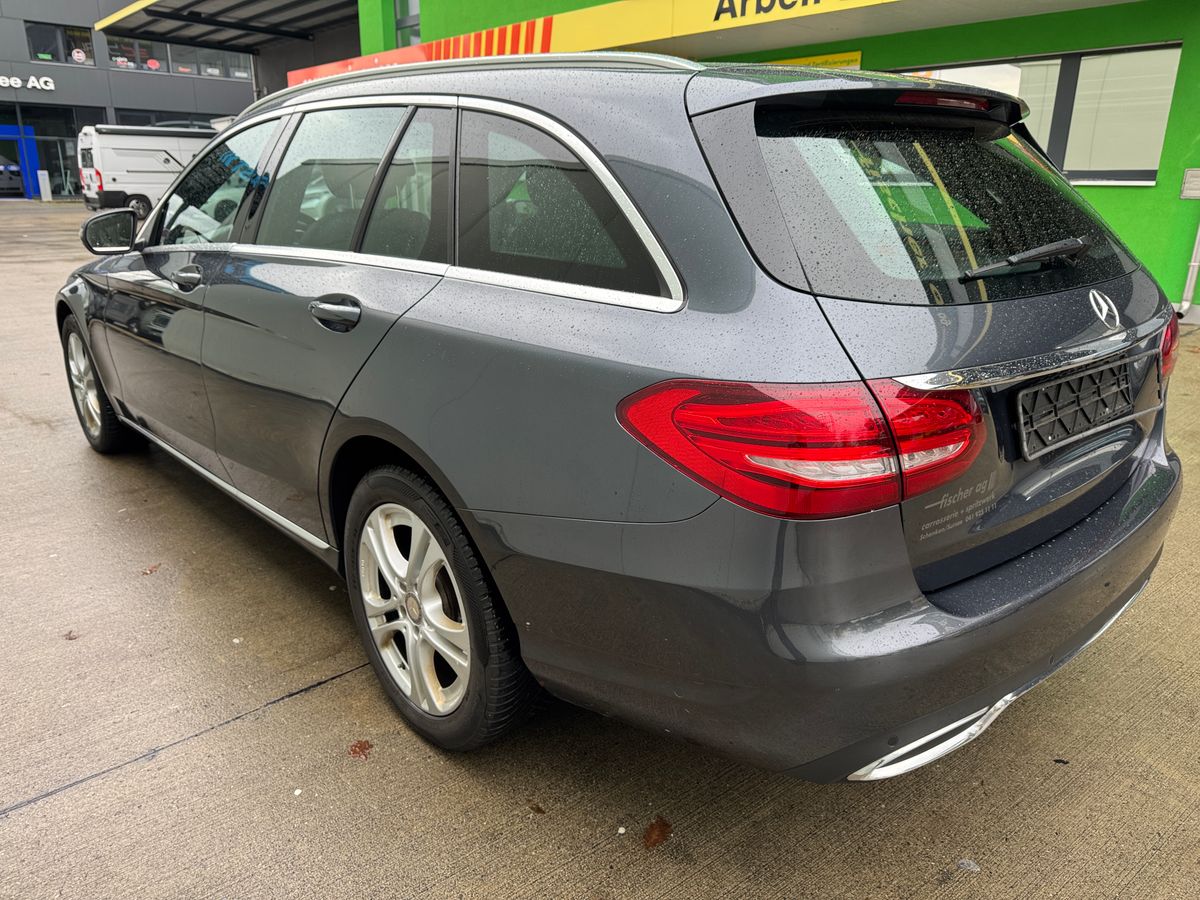 MERCEDES-BENZ C 220 BlueTEC Avantgarde 7G-Tronic-image-4